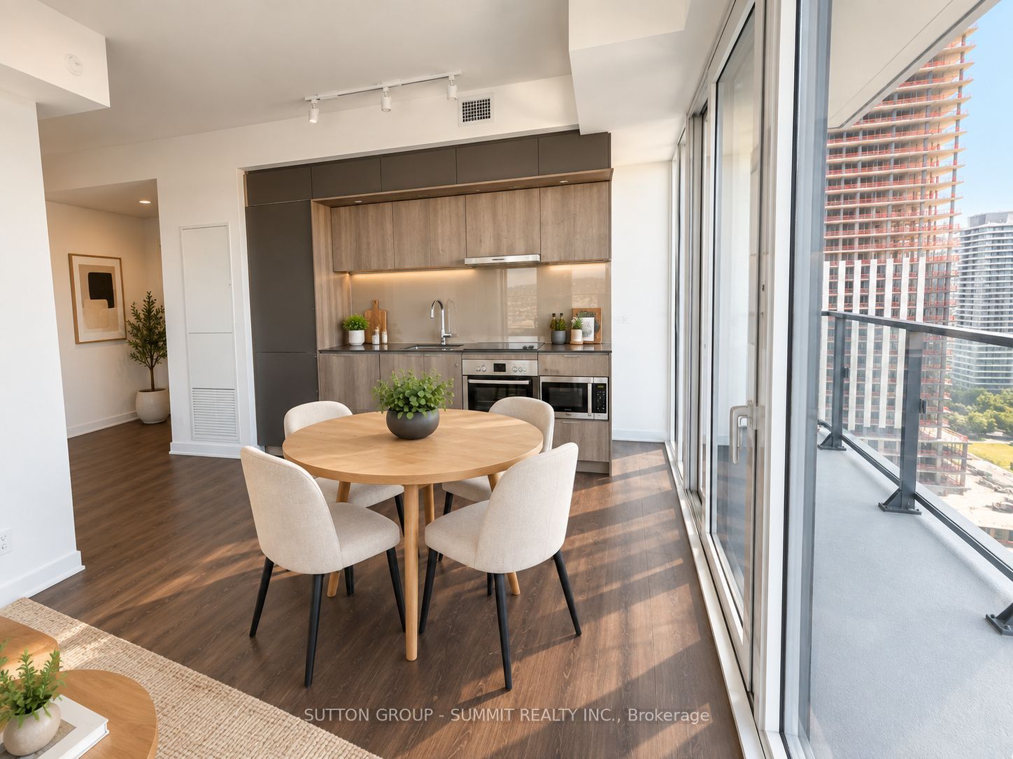 Unit 1402 - 448 Burnhamthorpe Road W, Mississauga 4