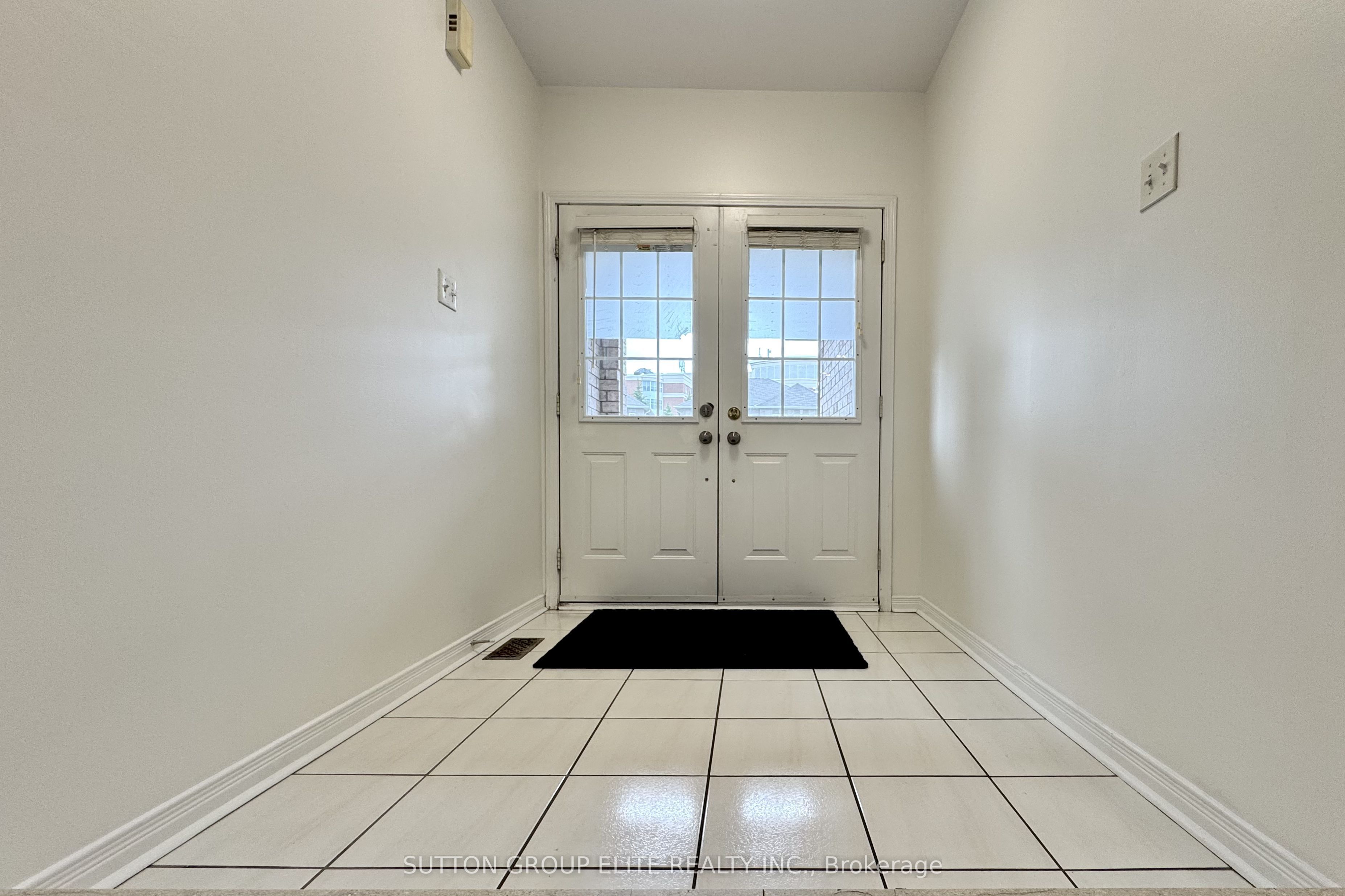 5684 Volpe Avenue, Mississauga 2