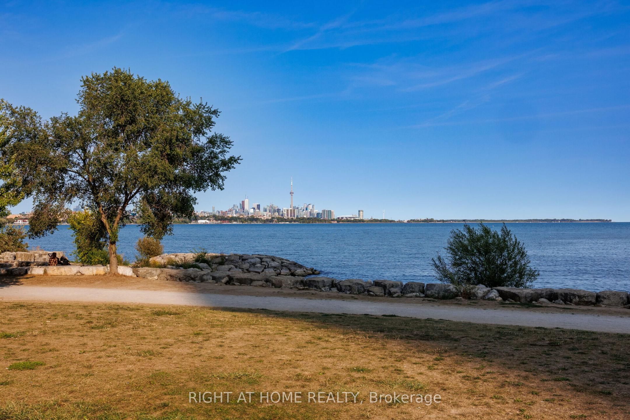 Unit 217 - 2119 Lake Shore Boulevard W, Etobicoke 4