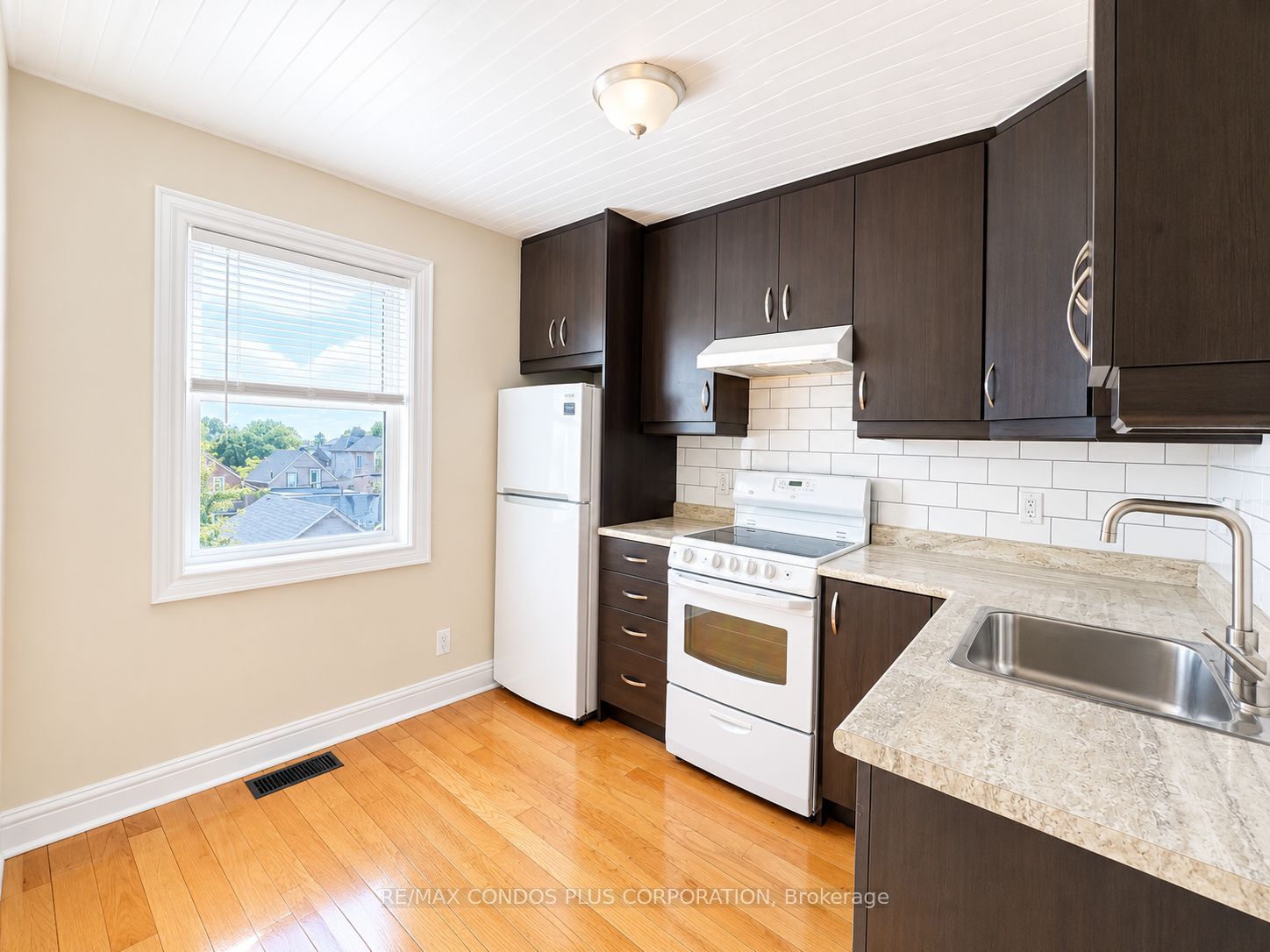 Unit Upper Floor - 60 Kane Avenue, Toronto 5