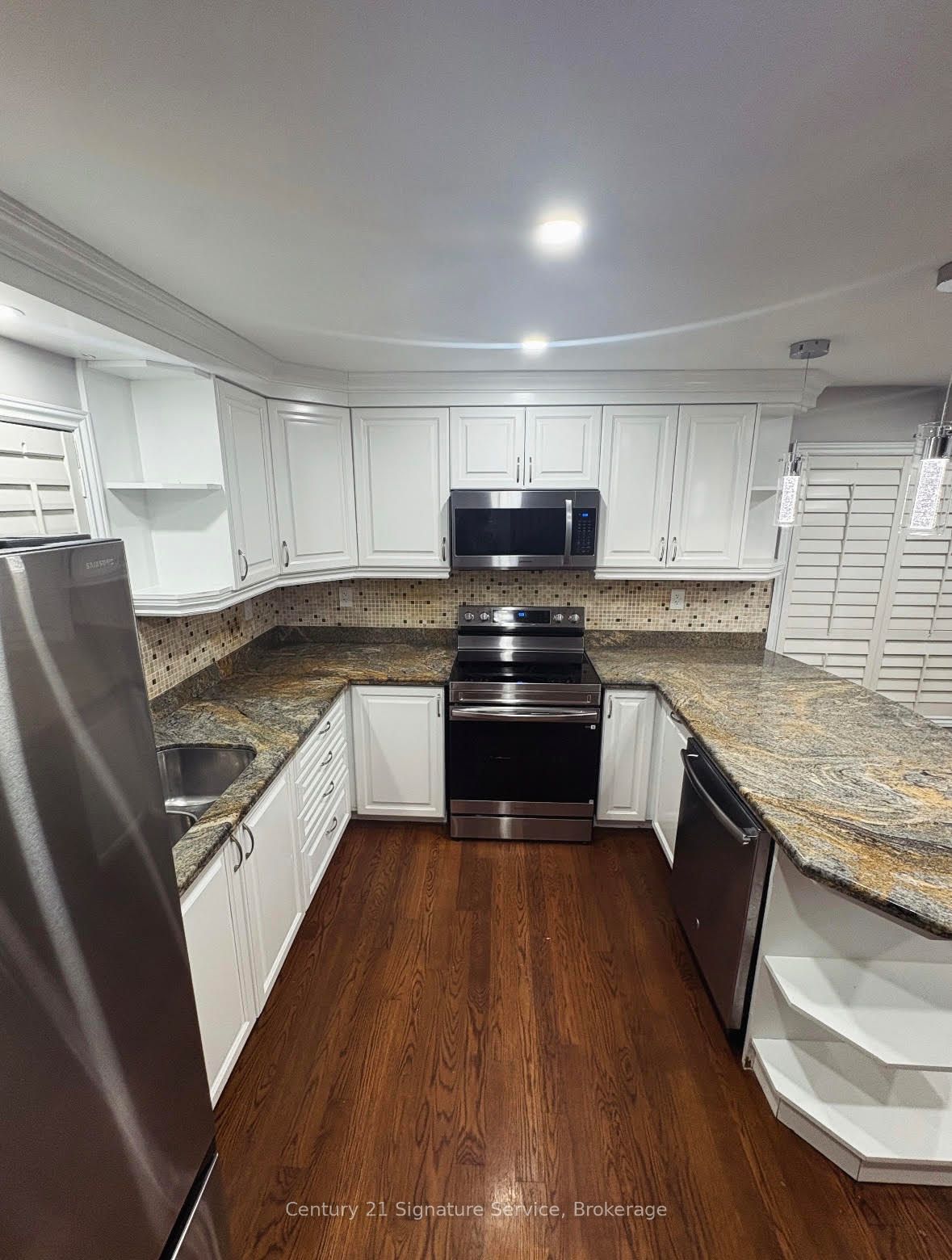 Unit Upper - 28 Homeland Court, Brampton 5
