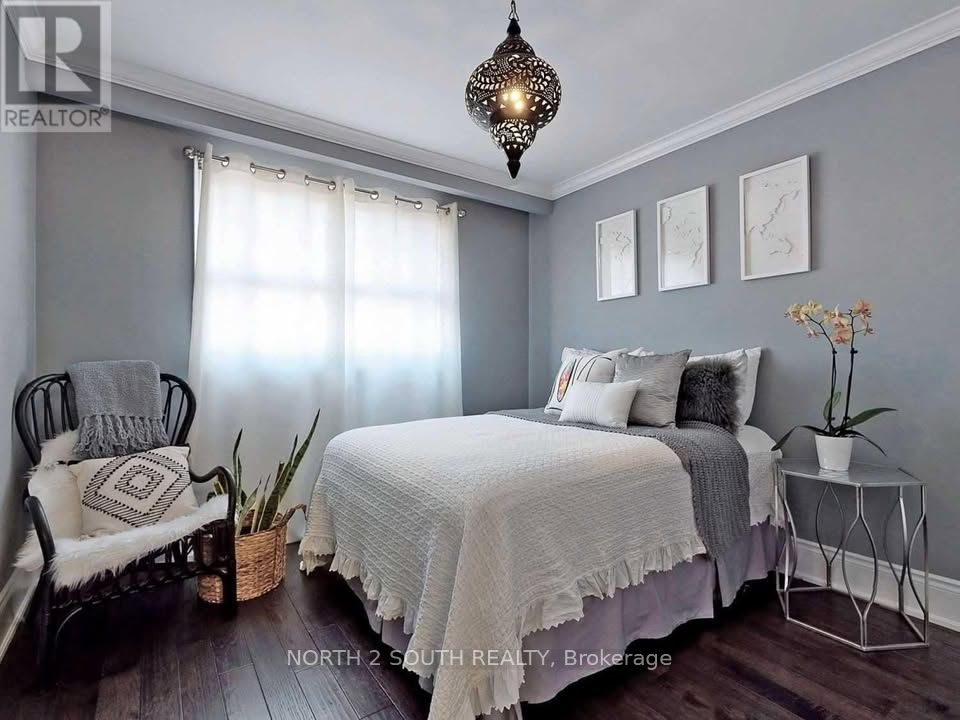 Unit Main - 96 Bamford Crescent, North York 4