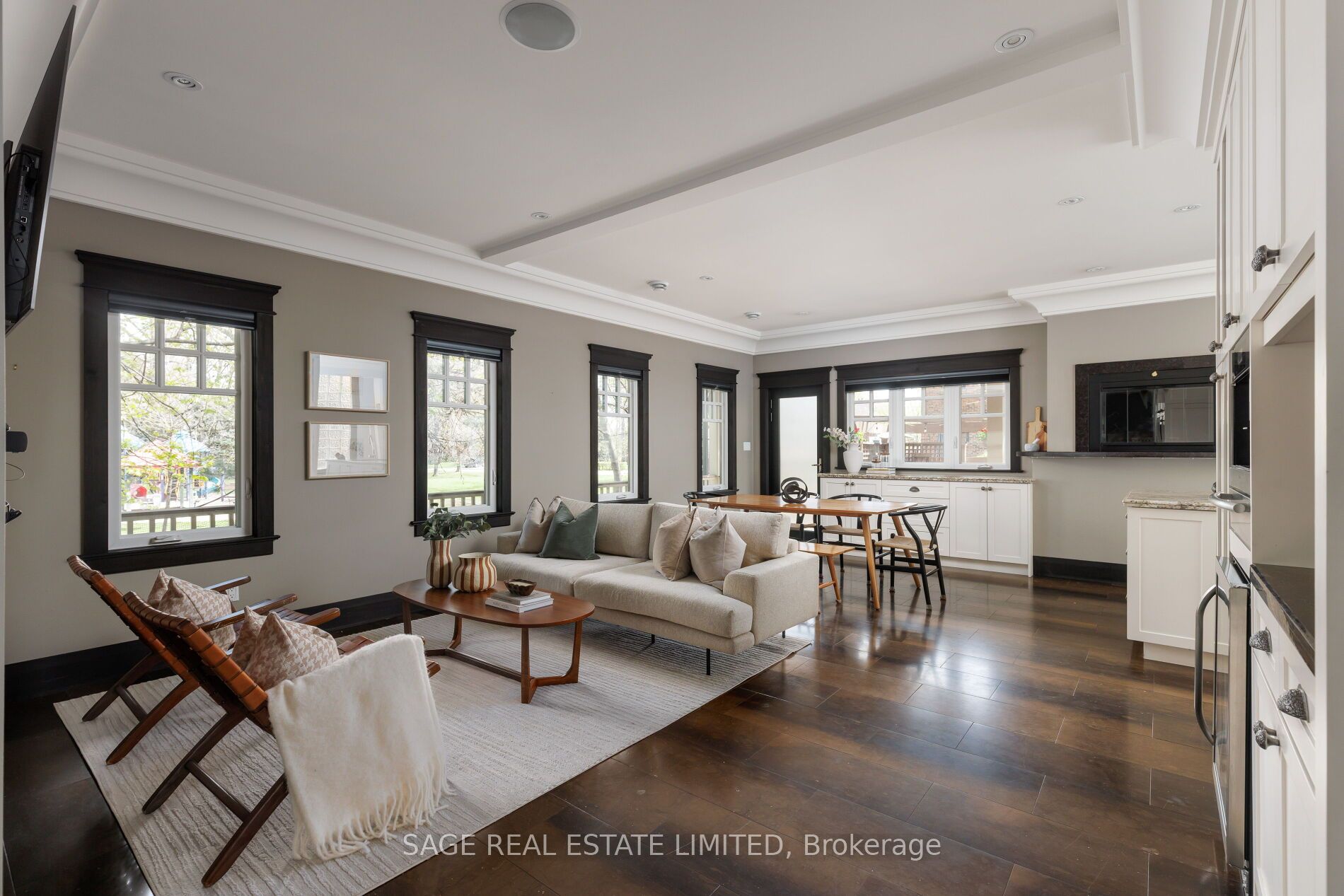 39 Loyalist Road, Etobicoke 4