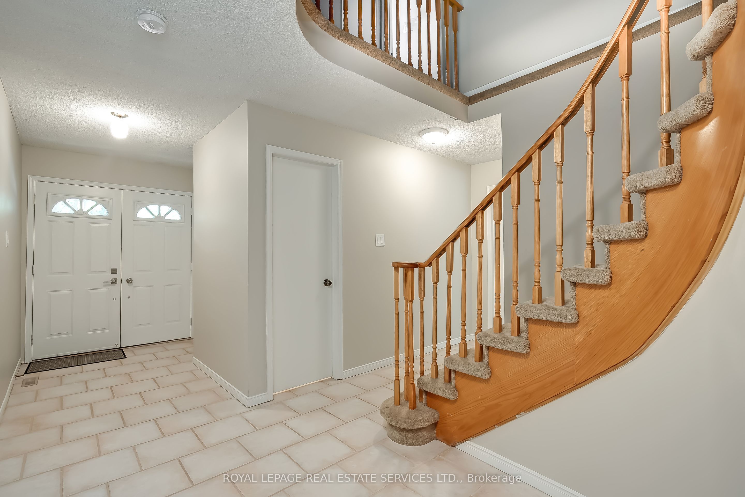 265 Mississaga Street, Oakville 3
