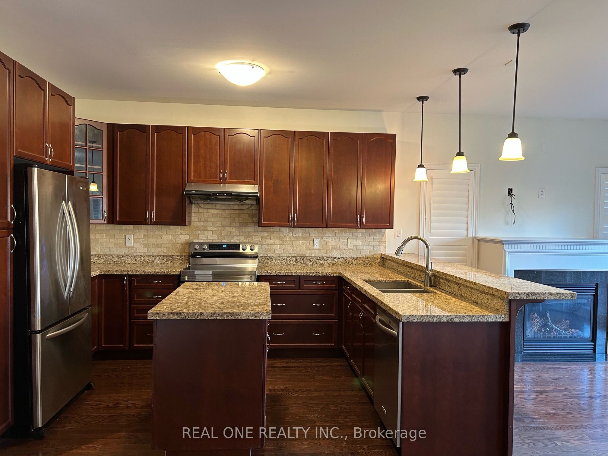 2429 Presquile Drive, Oakville 4