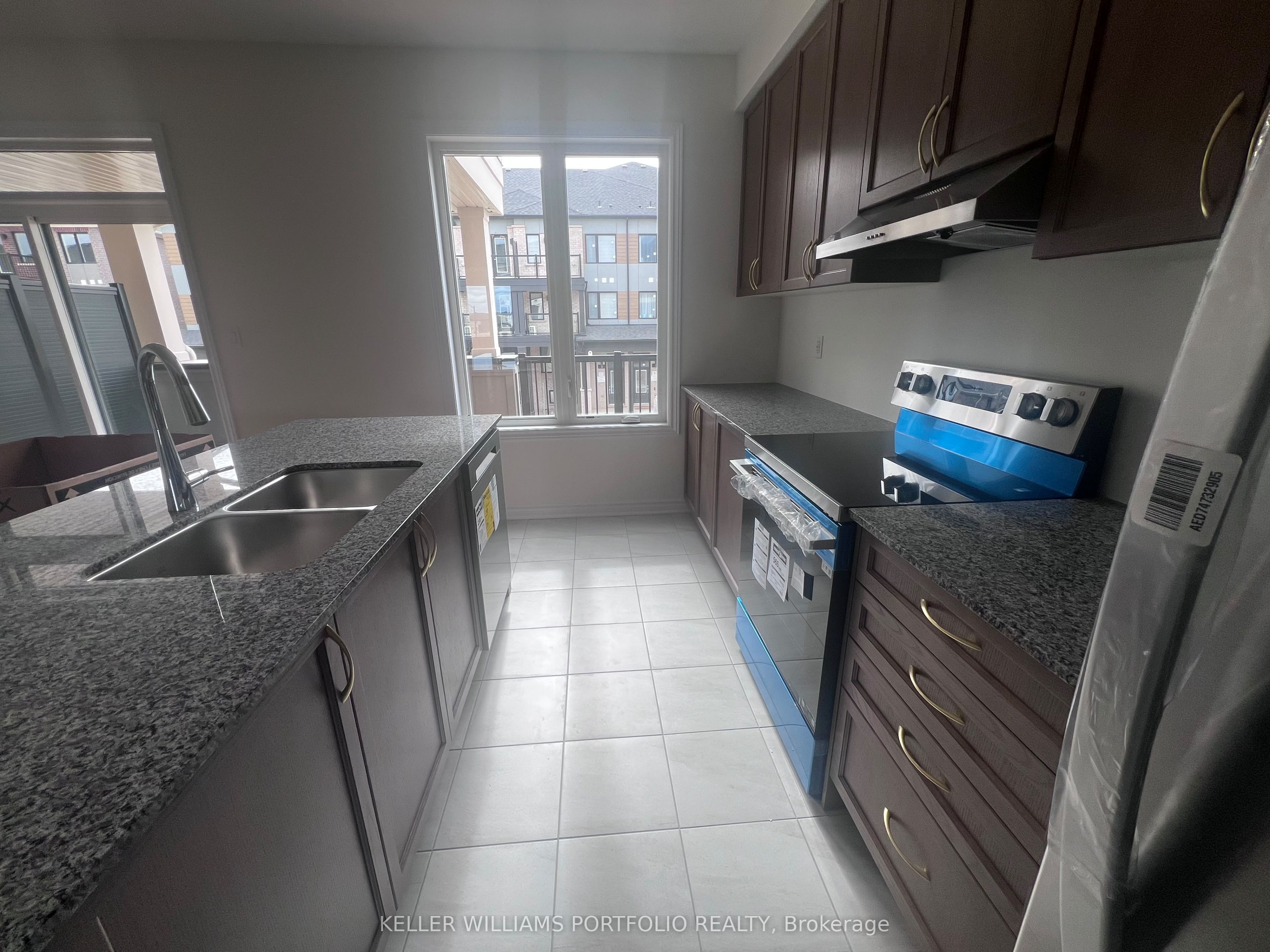 Unit Upper - 8 Thornbird Crescent, Brampton 5
