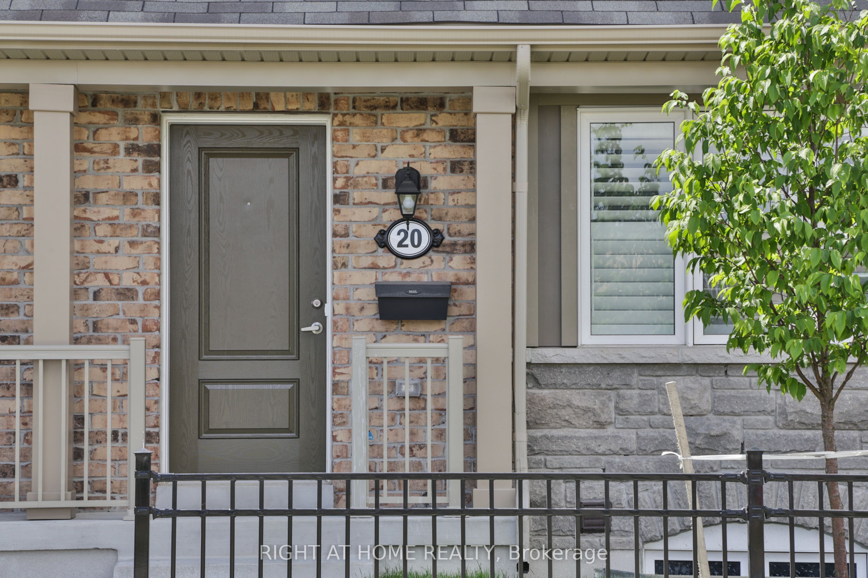 Unit 20 - 50 Edinburgh Drive, Brampton 2