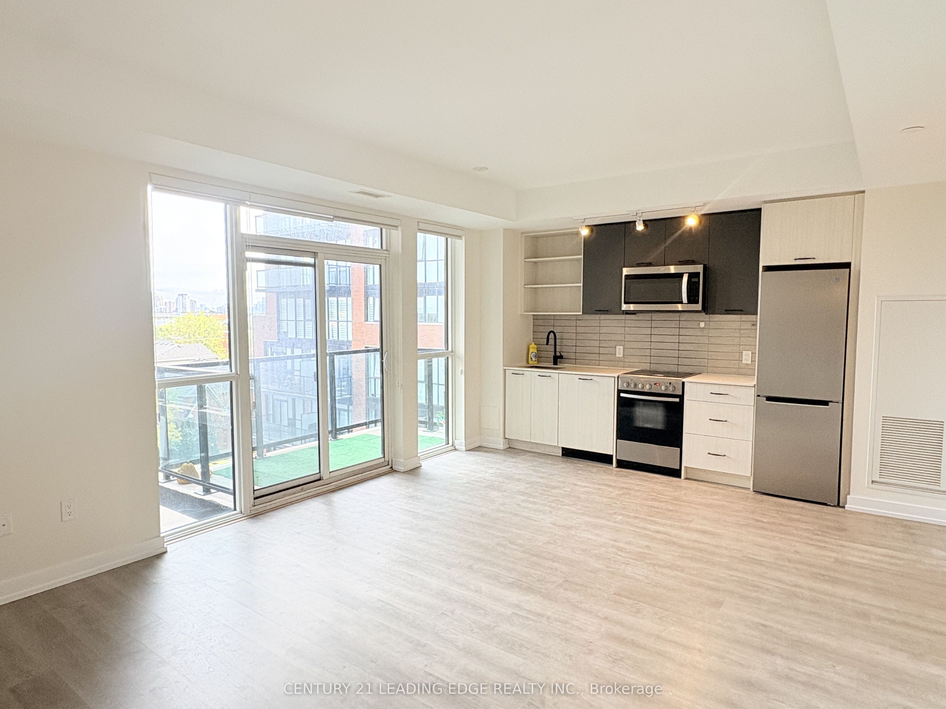 Unit 515 - 2300 St Clair Avenue W, Toronto 5