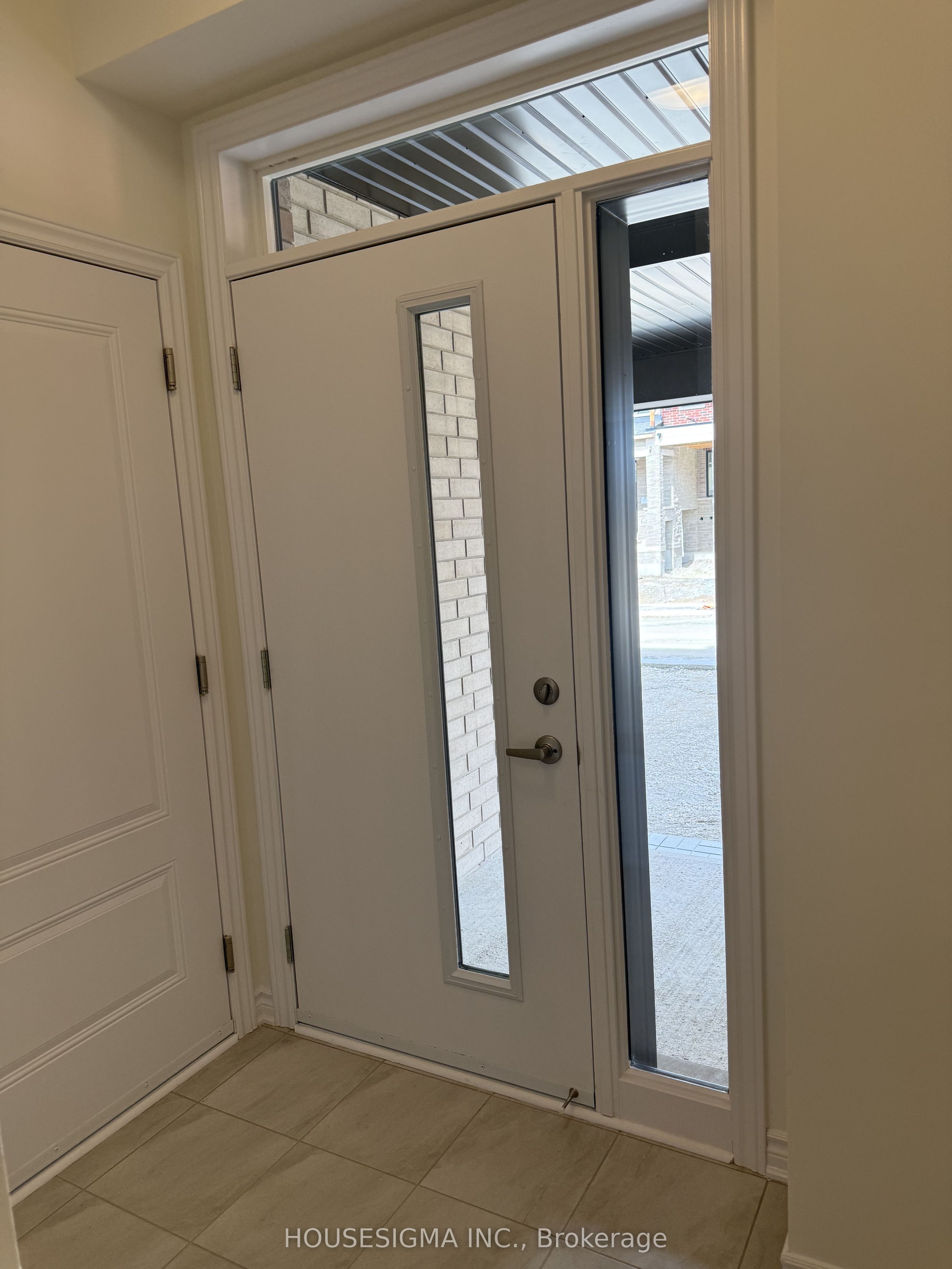 Unit Upper - 94 Fieldfare Road, Brampton 2