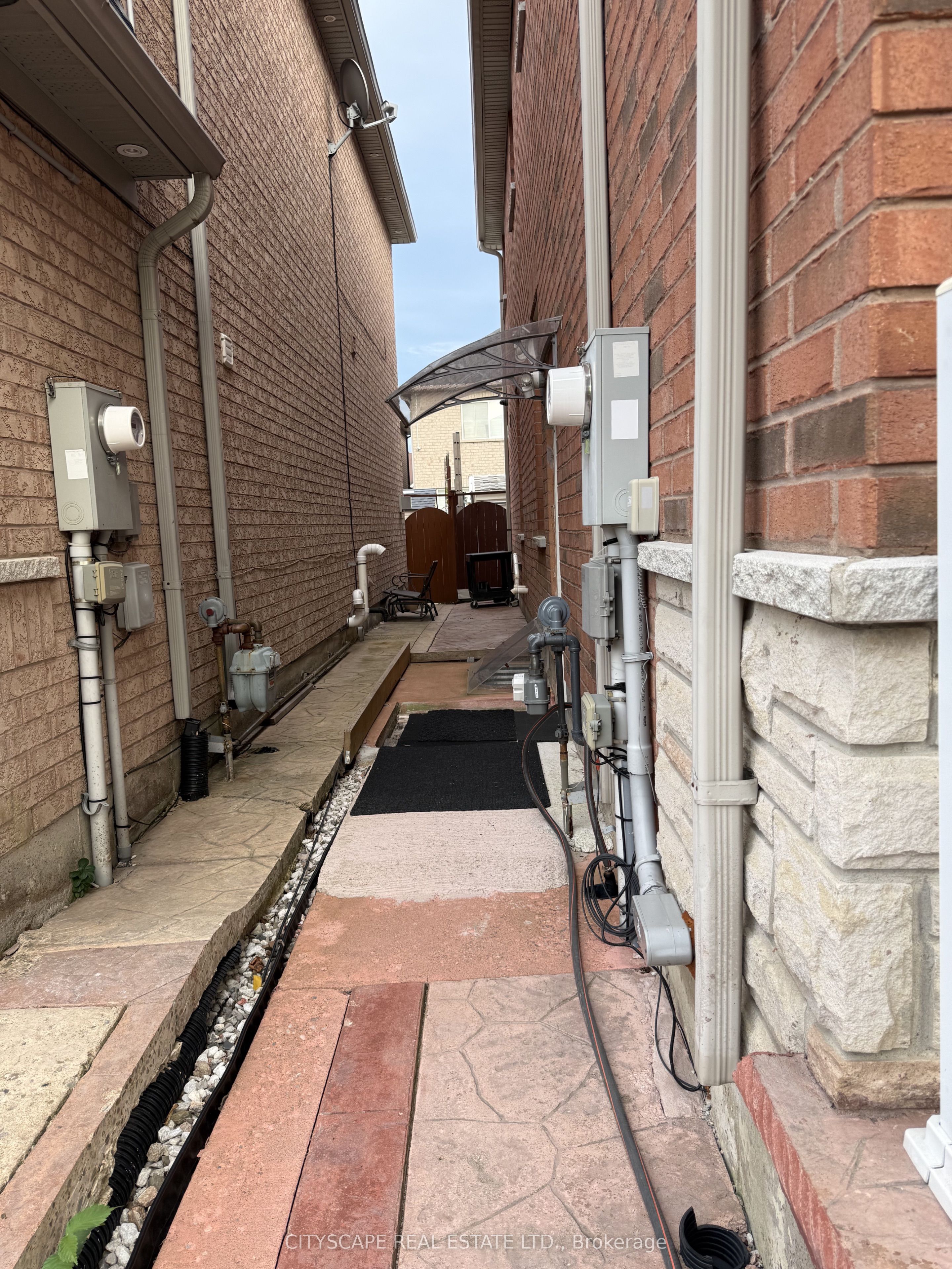 Unit Bsmt - 6 Lucky Lane, Brampton 4