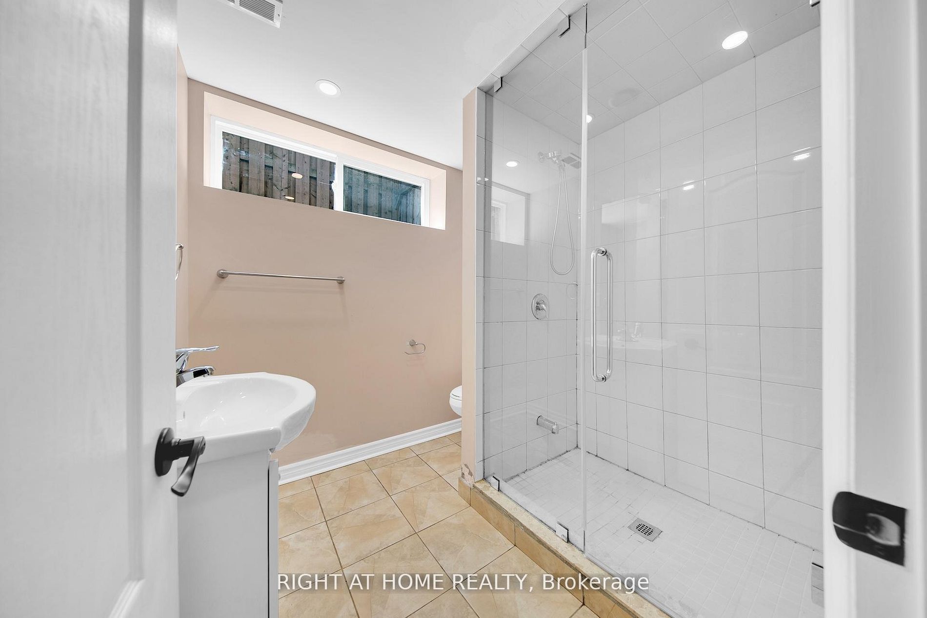 Unit Basement - 19 Wall Avenue, North York 4
