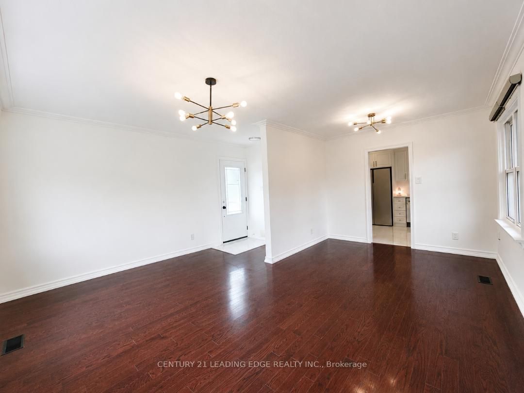 28 Eringate Drive, Etobicoke 3