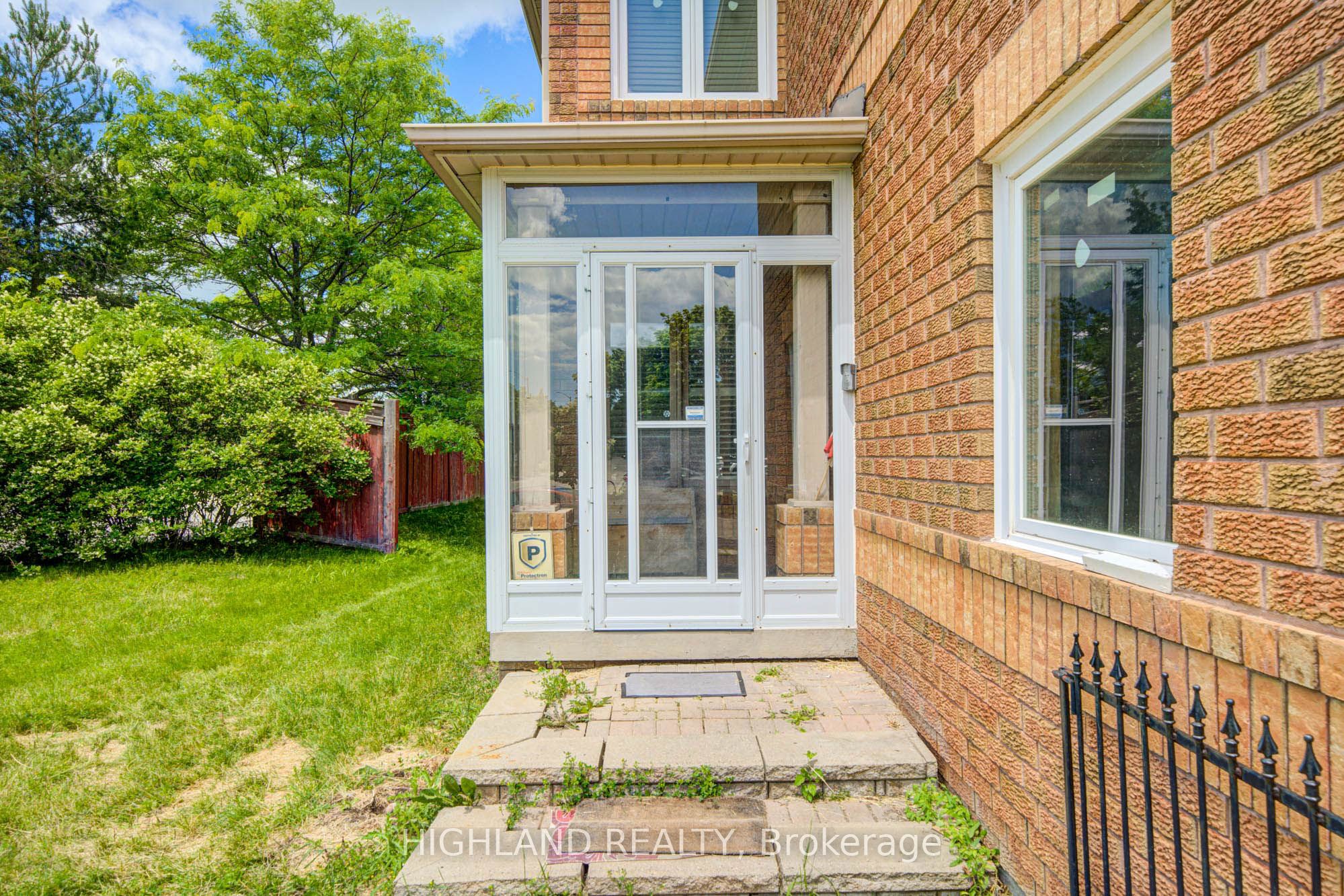 5327 Landsborough Avenue, Mississauga 3