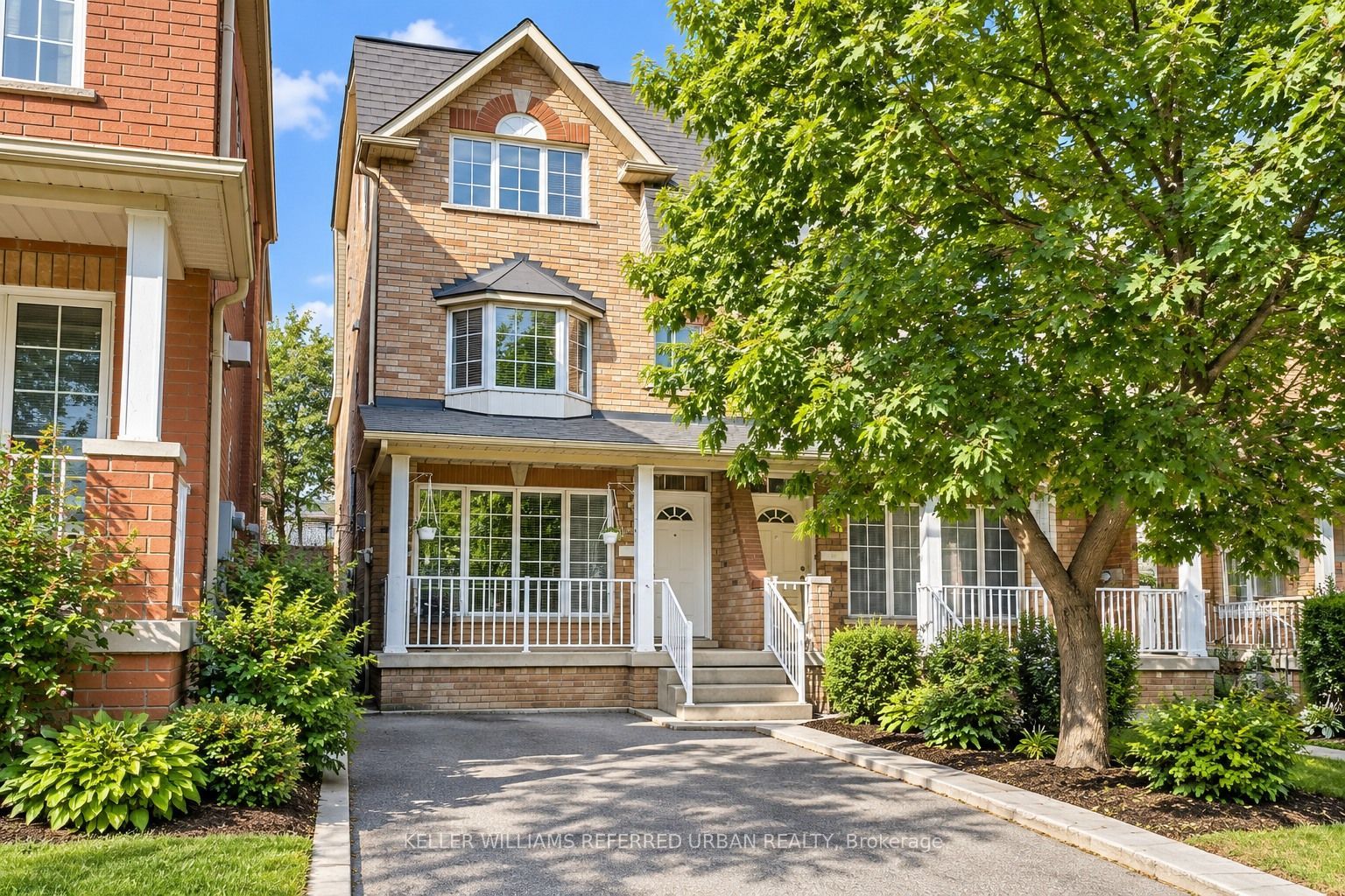 Unit L.L - 104 Rankin Crescent, Toronto 4
