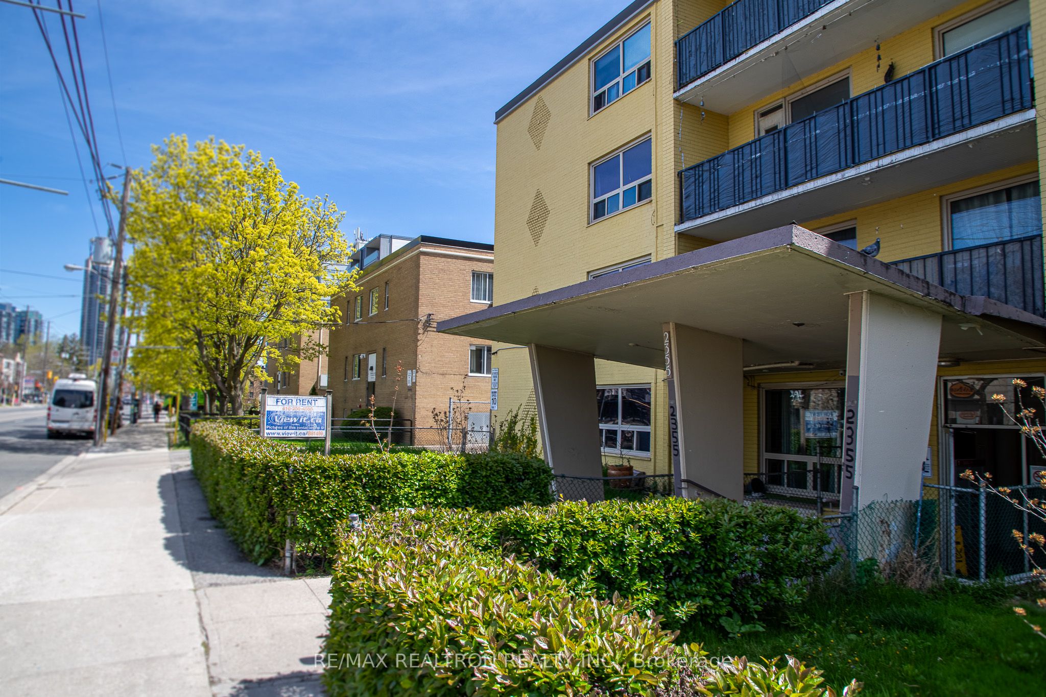 Unit 215 - 2355 Lake Shore Boulevard W, Etobicoke 2