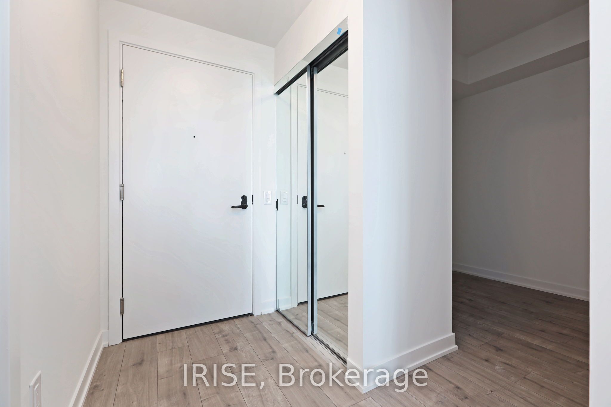 Unit 1216 - 220 Missinnihe Way, Mississauga 2