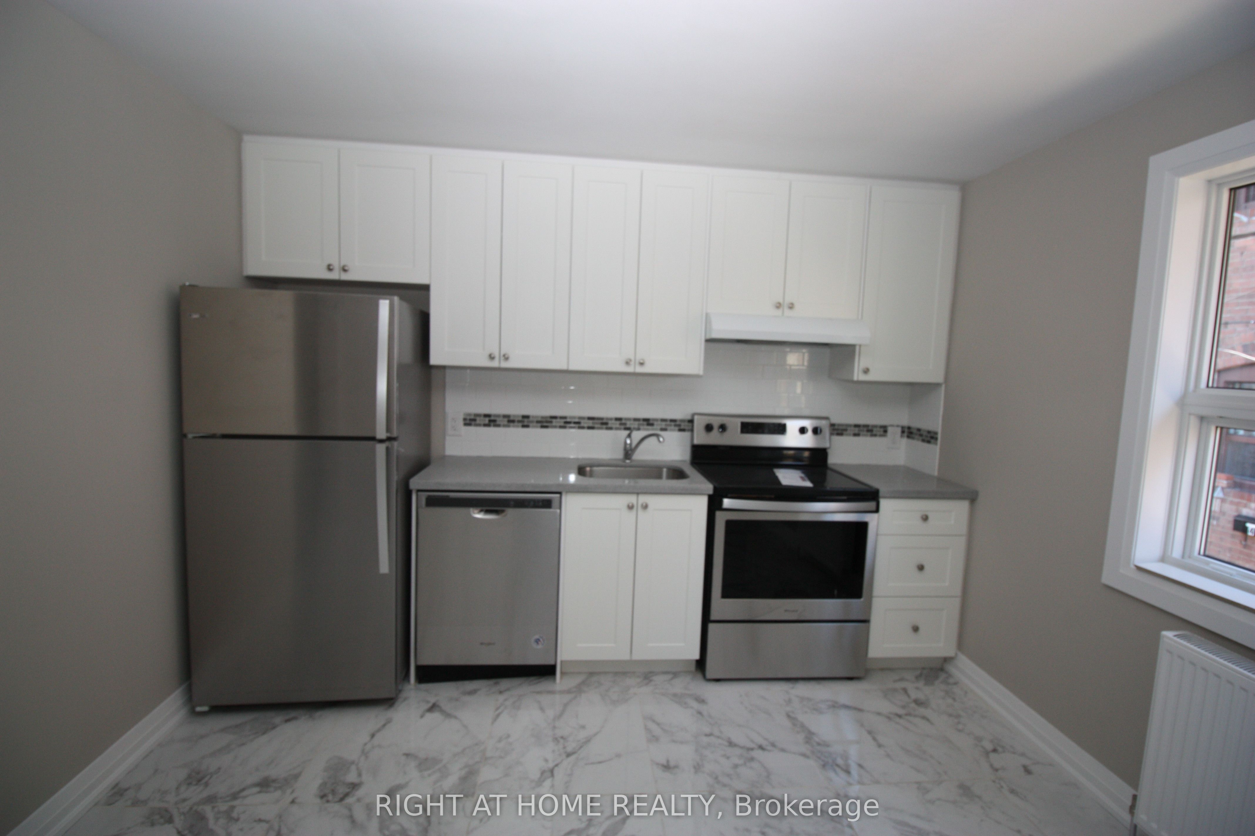 Unit 4 - 2 Glen Gordon Road, Toronto 2