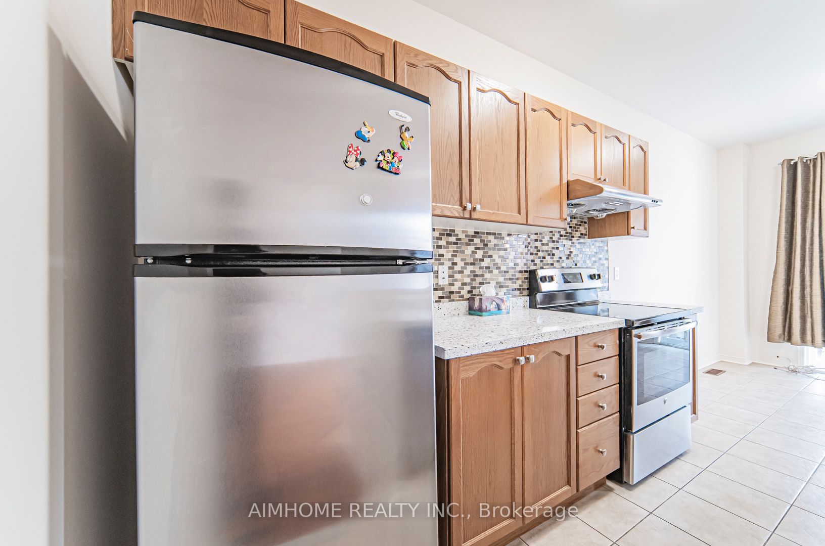688 Courtney Valley Road, Mississauga 5