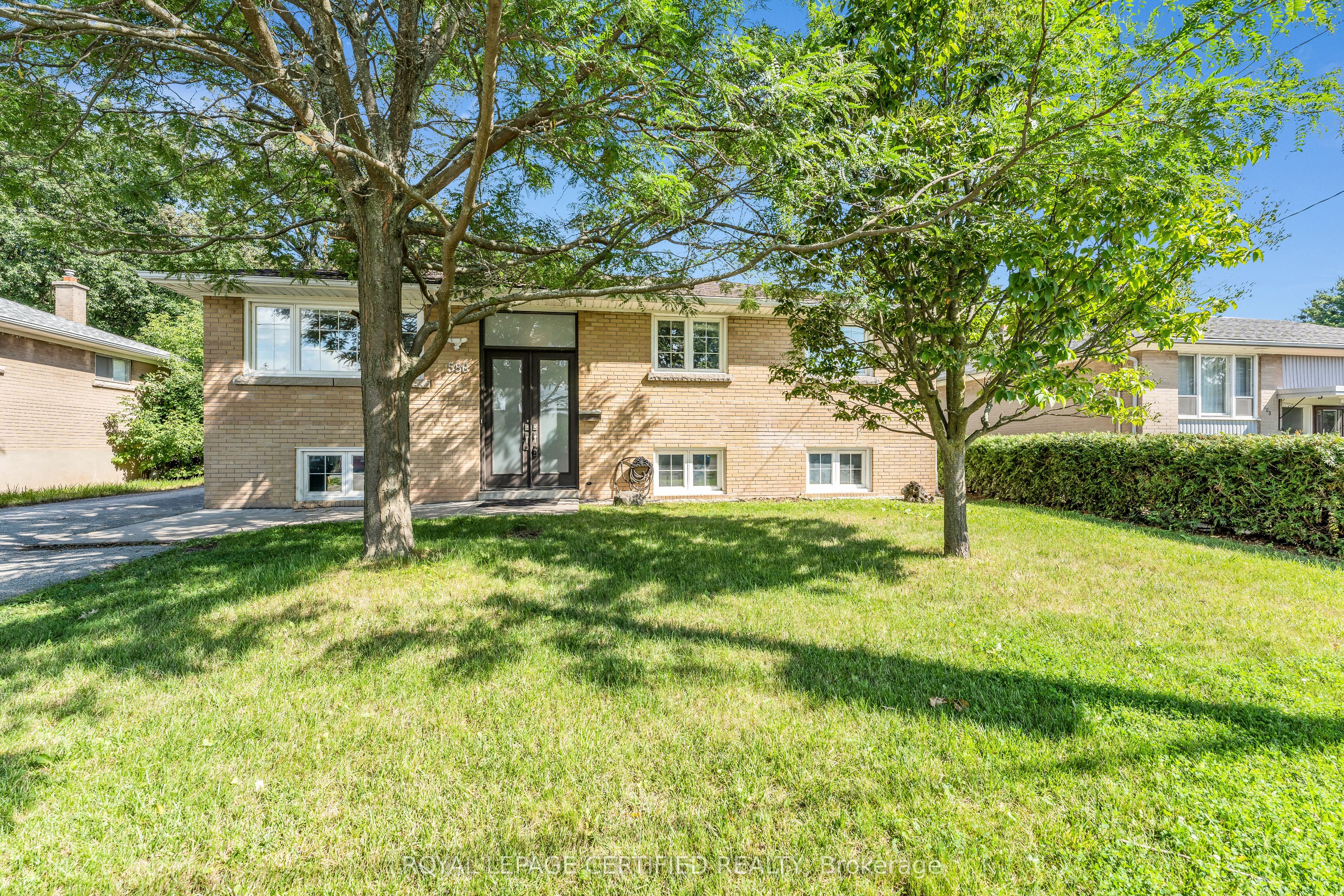 Unit MAIN - 586 Pinegrove Road, Oakville 2