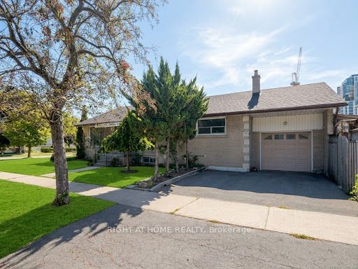 35 Warnica Avenue, Etobicoke 3