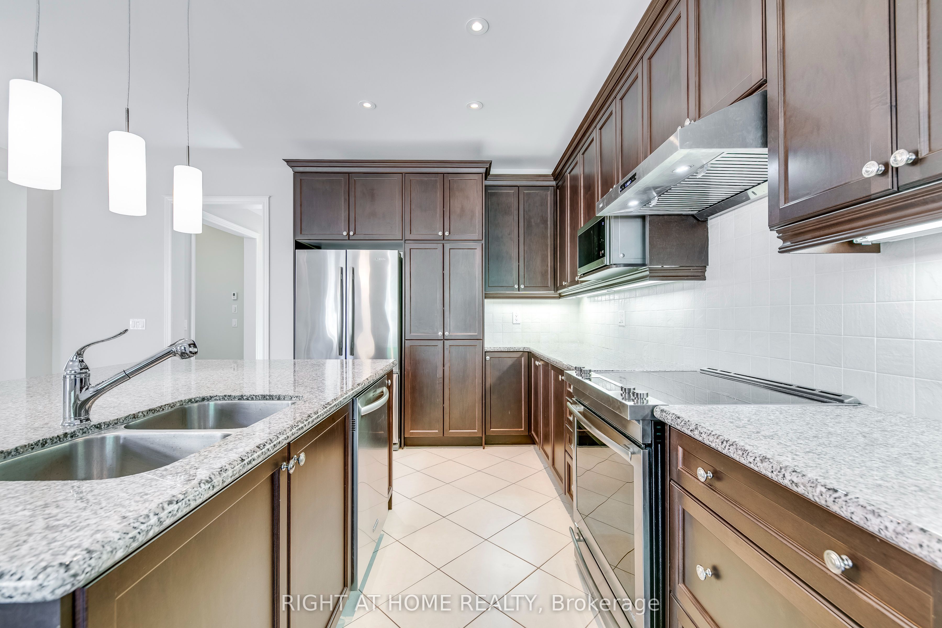 537 Terrace Way, Oakville 5