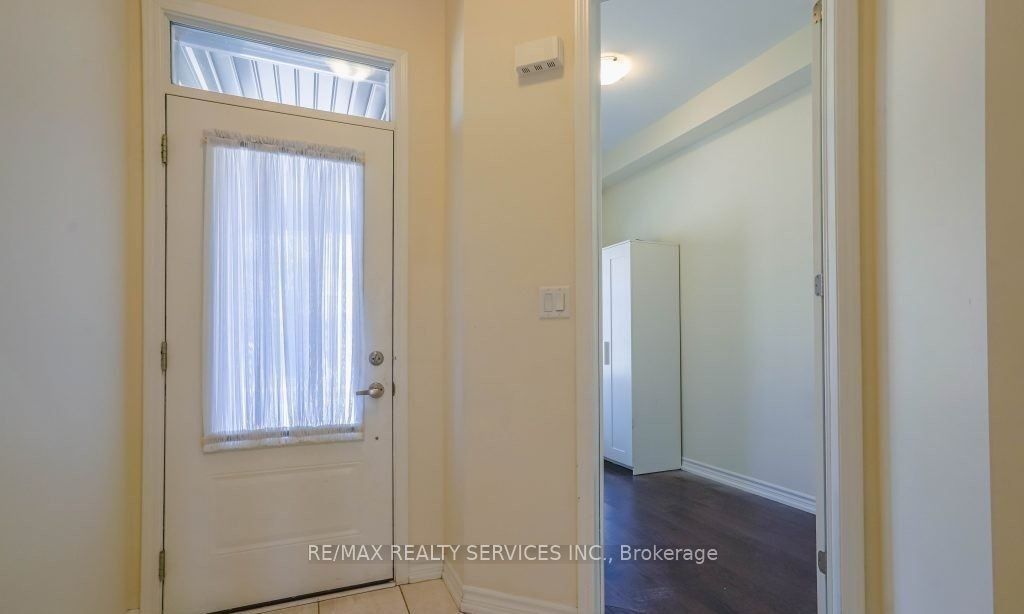 4 Divers Road, Brampton 3