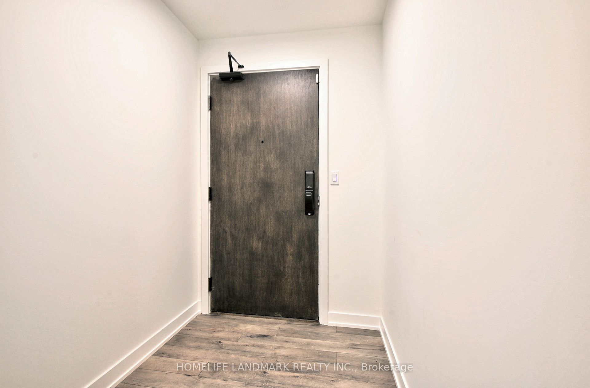 Unit 720 - 1005 Dundas Street E, Oakville 2
