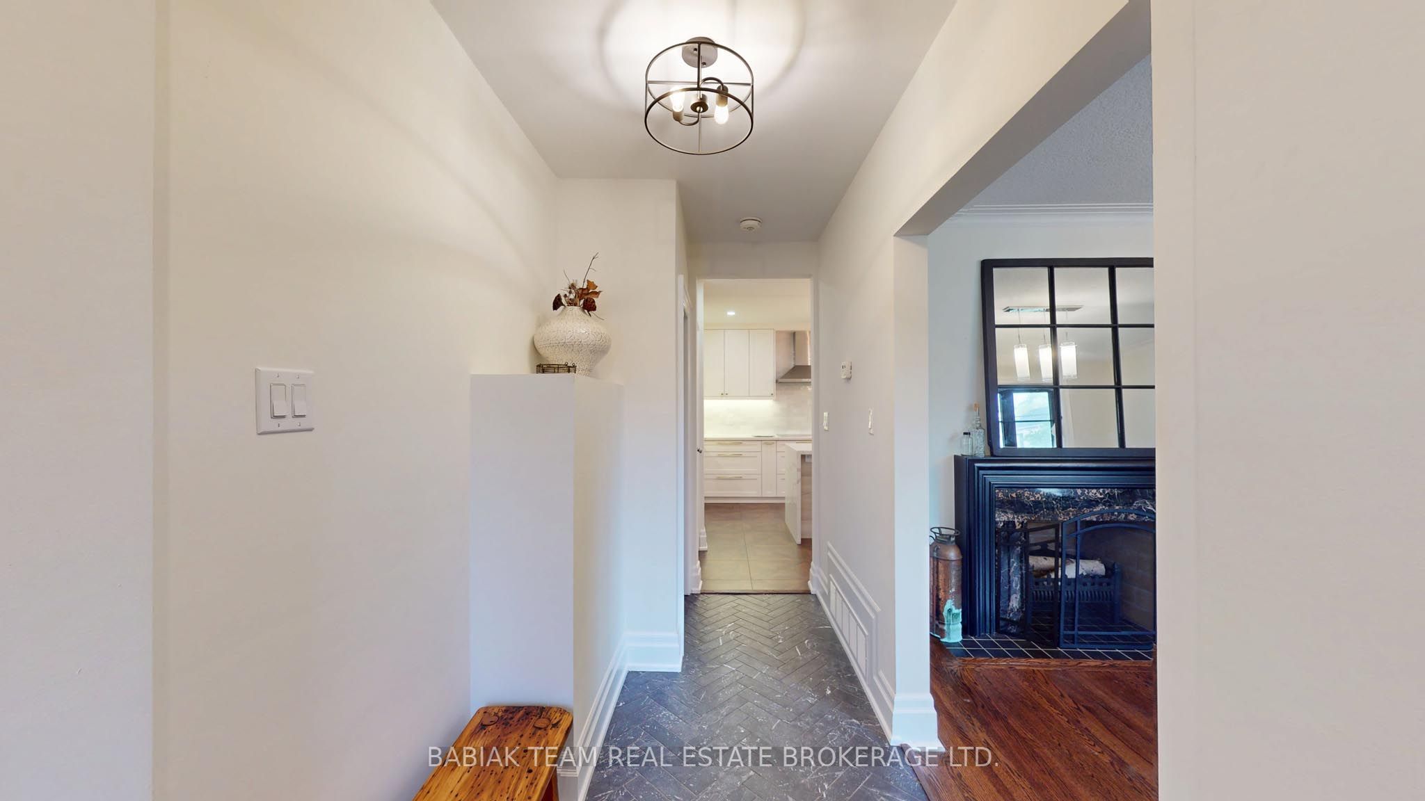 Unit Main & Upper - 90 Burnhamthorpe Road, Etobicoke 2