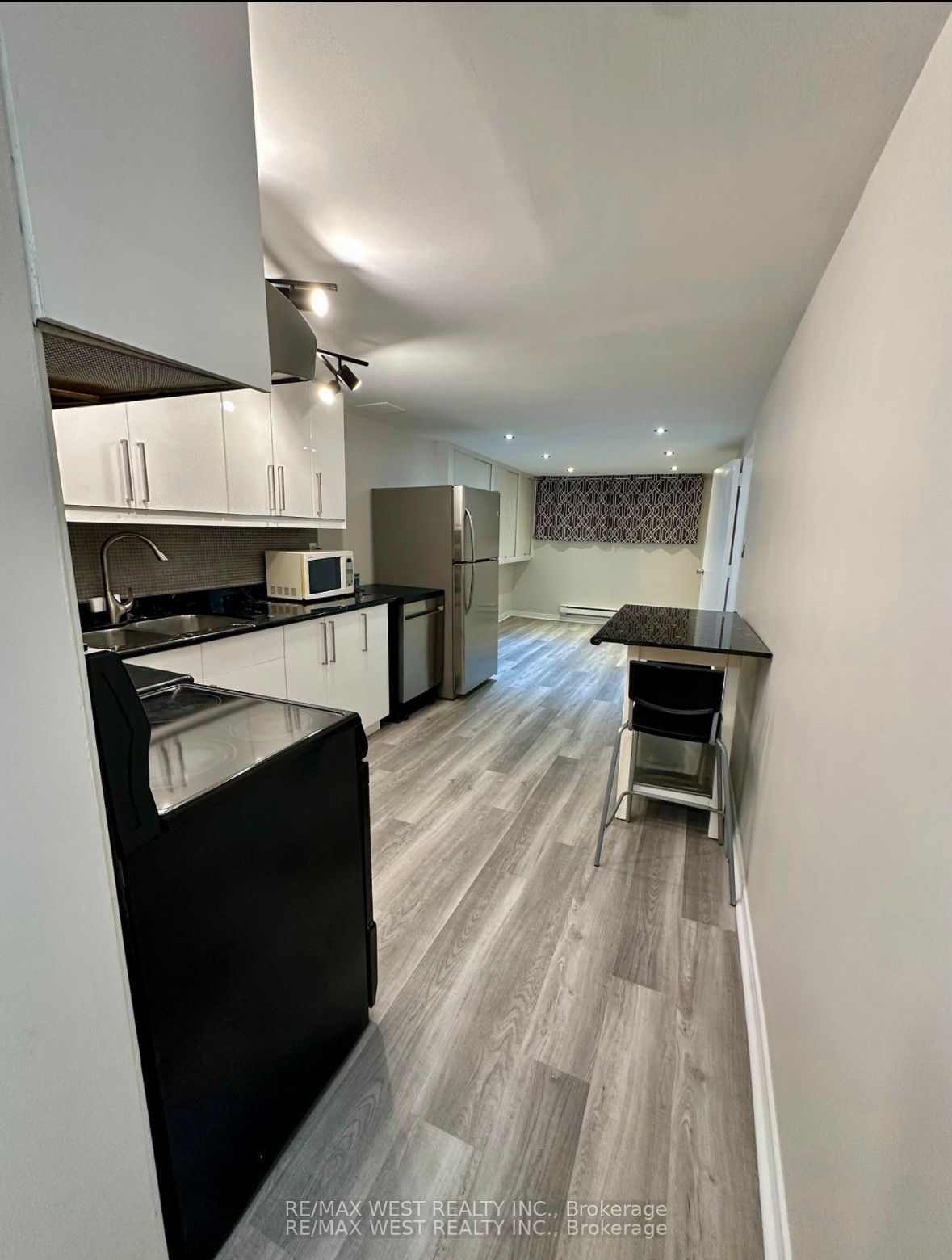Unit Bsmt - 13 Sorauren Avenue, Toronto 4