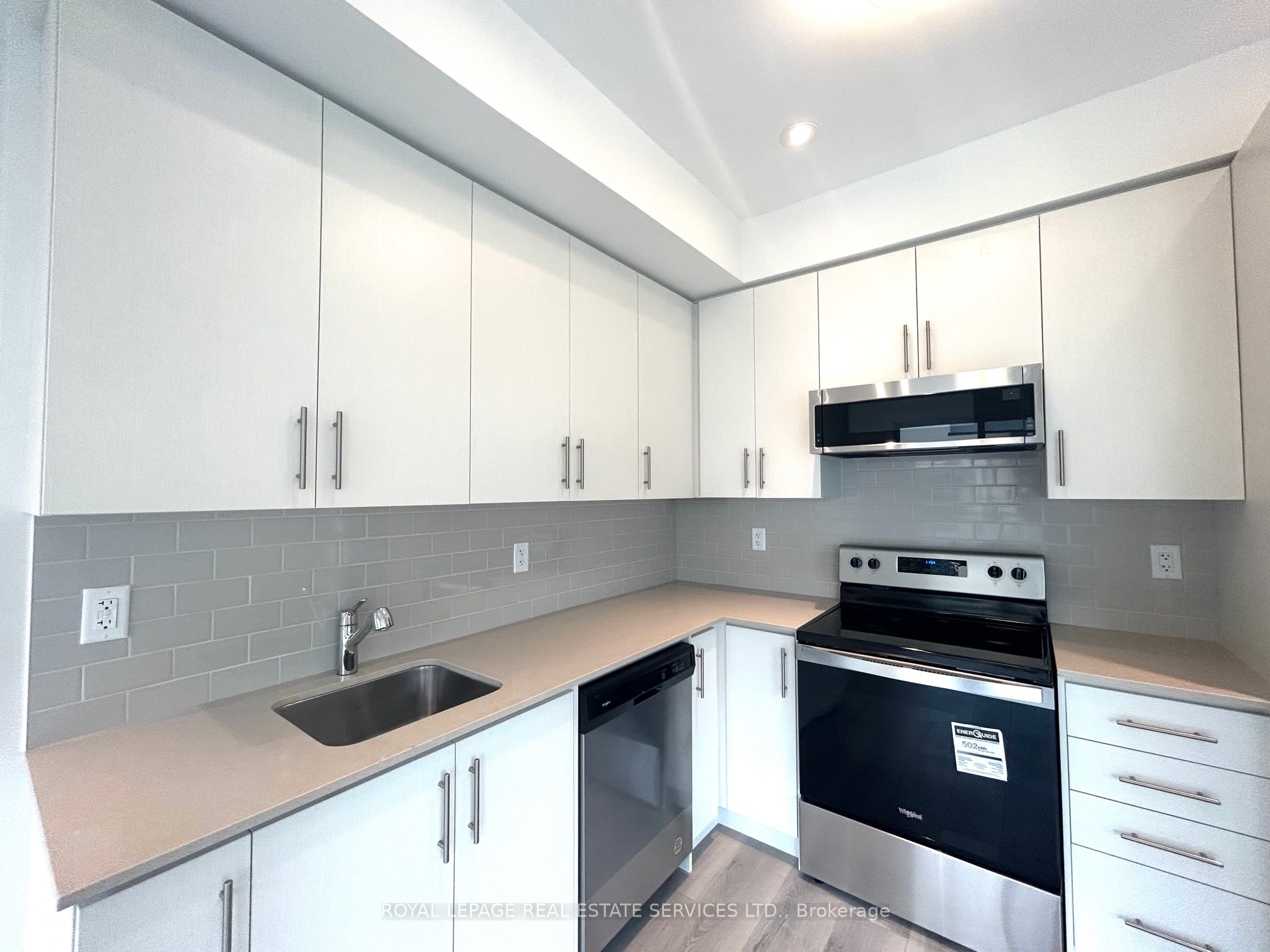 Unit 18 - 3405 Ridgeway Drive, Mississauga 2