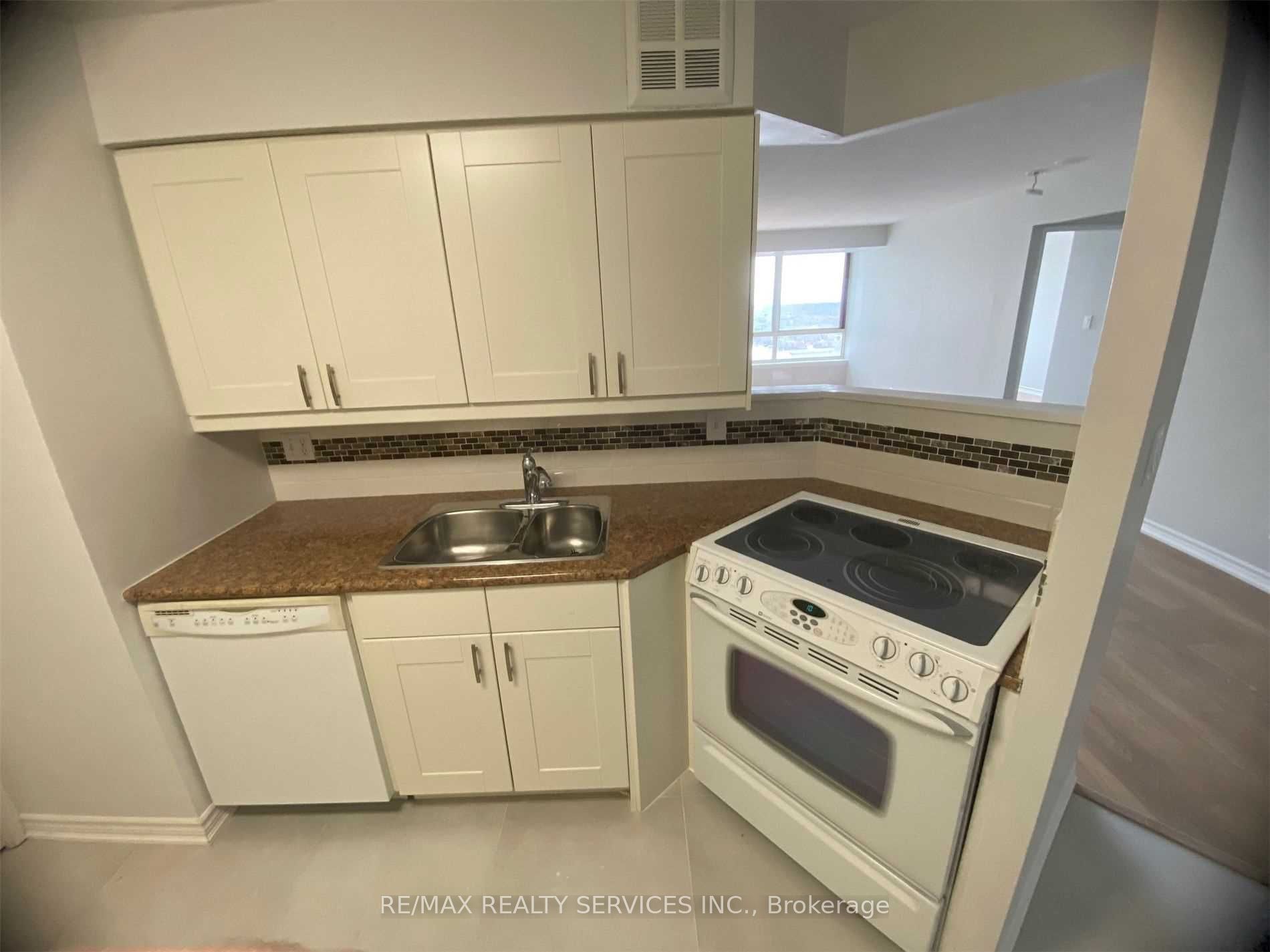 Unit 1612 - 3605 Kariya Drive, Mississauga 3