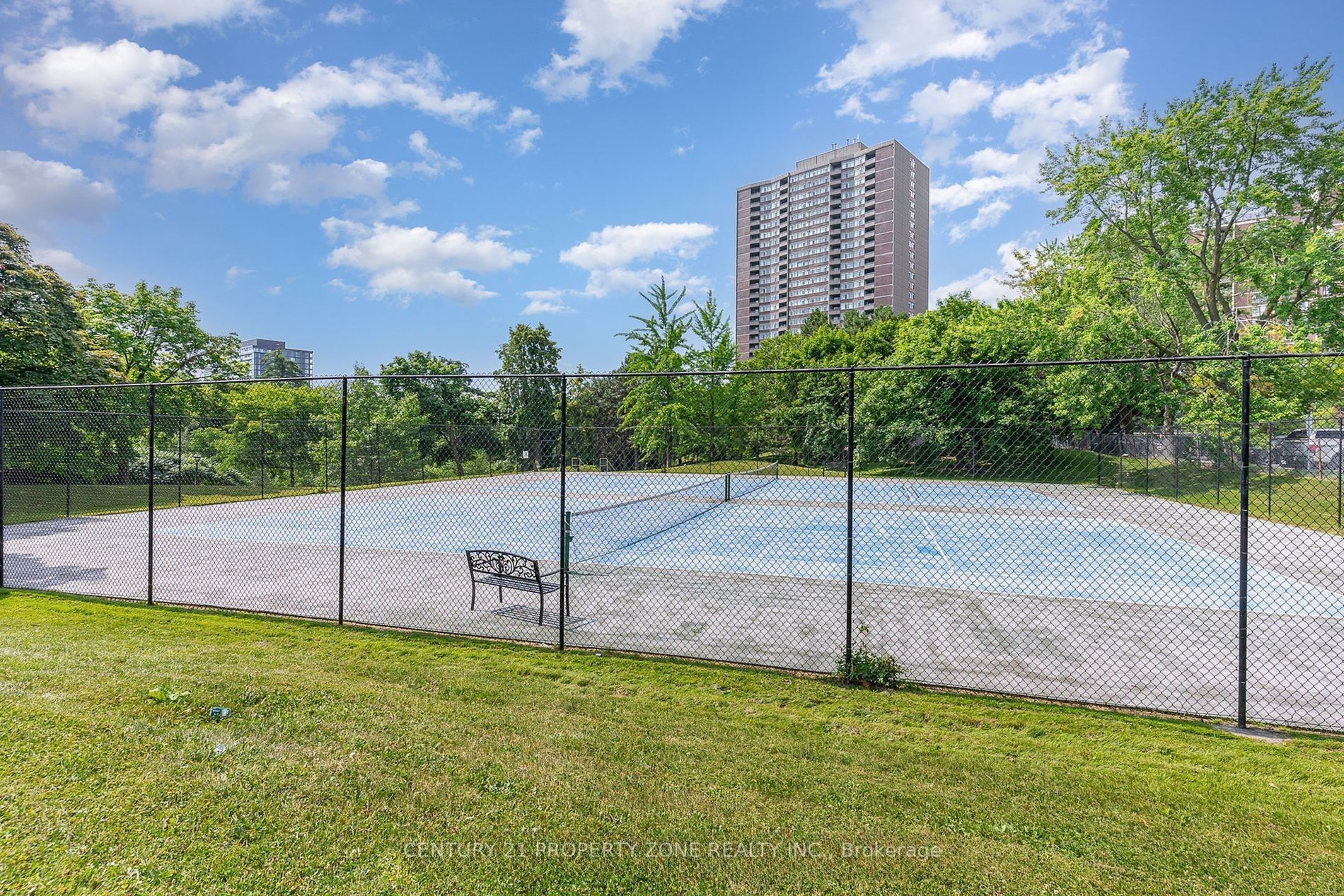 Unit 405 - 3100 Kirwin Avenue, Mississauga 2