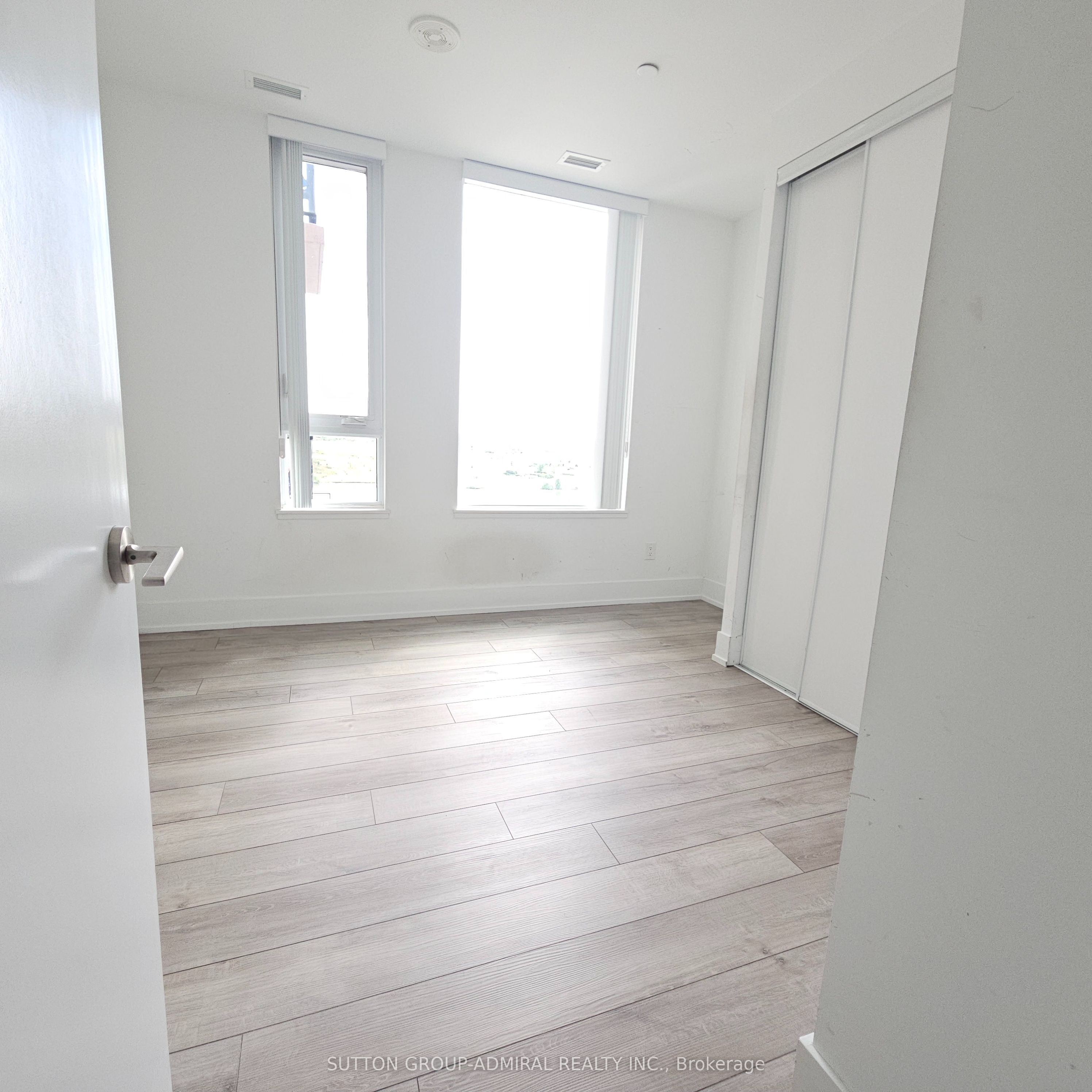 Unit 816 - 3100 Keele Street, North York 3