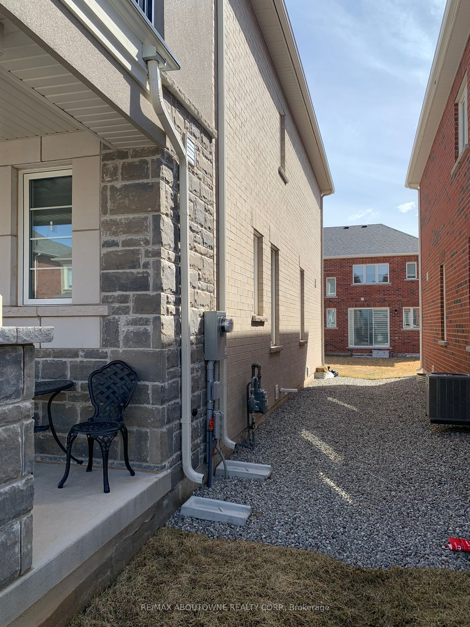 828 Aspen Terrace, Milton 2