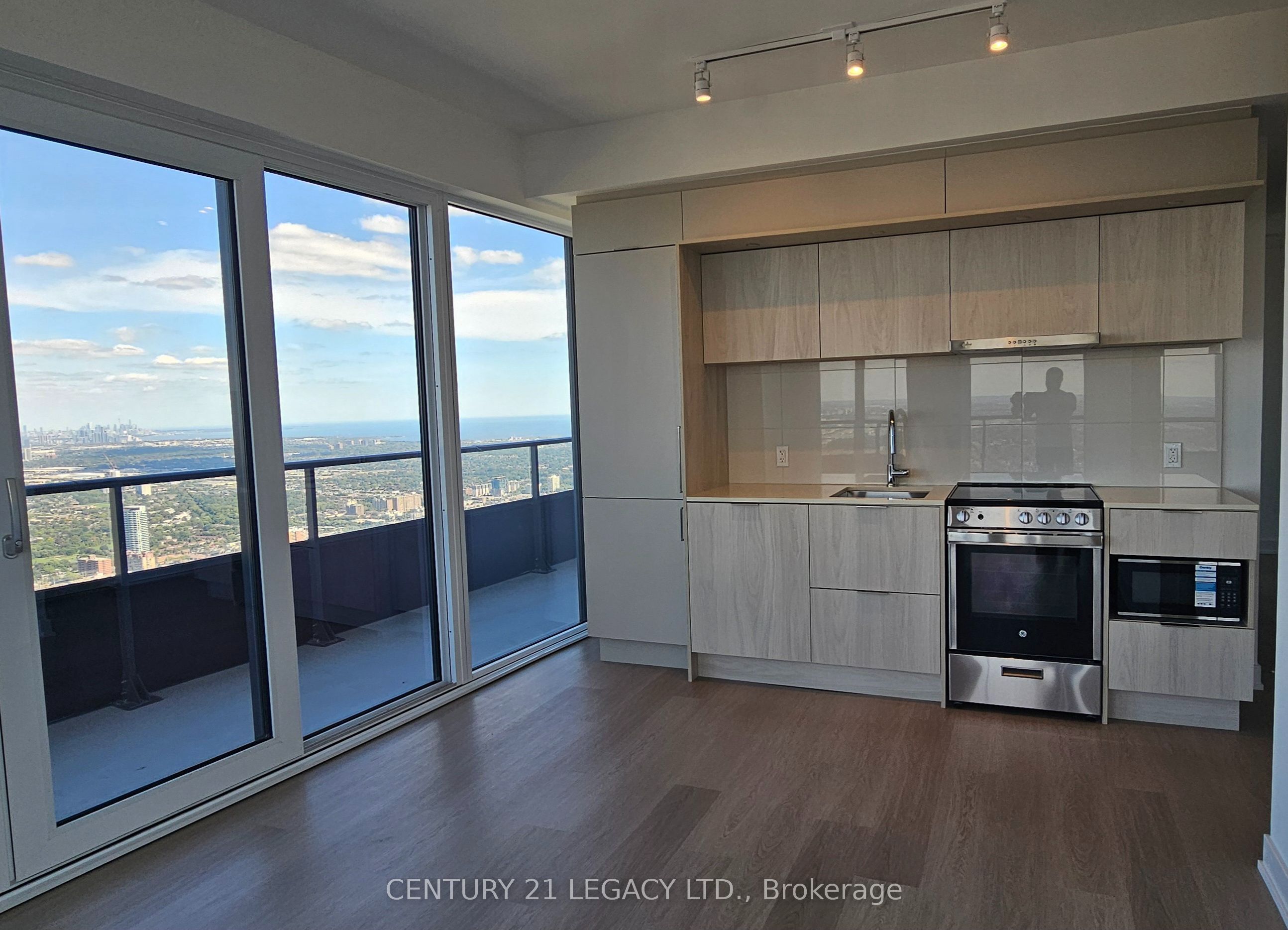 Unit 7505 - 448 Burnhamthorpe Road W, Mississauga 5