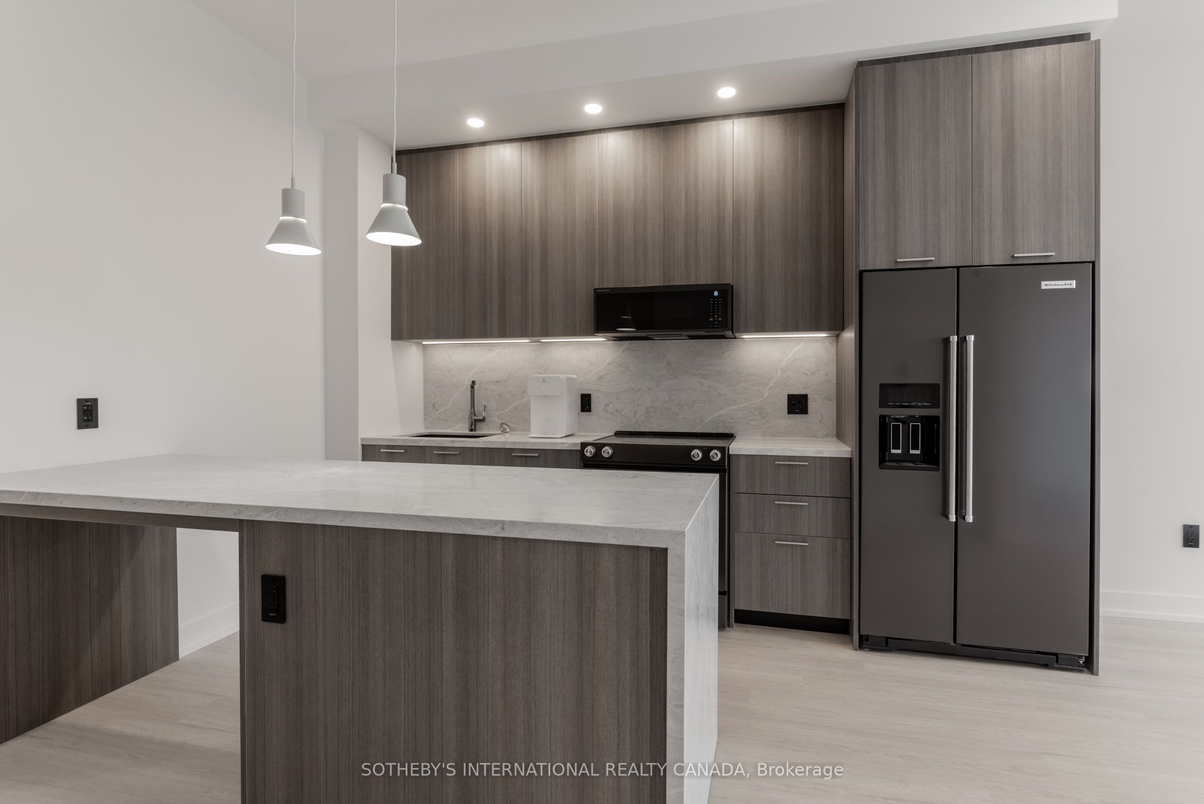 Unit 505 - 31 York Garden Way, North York 2