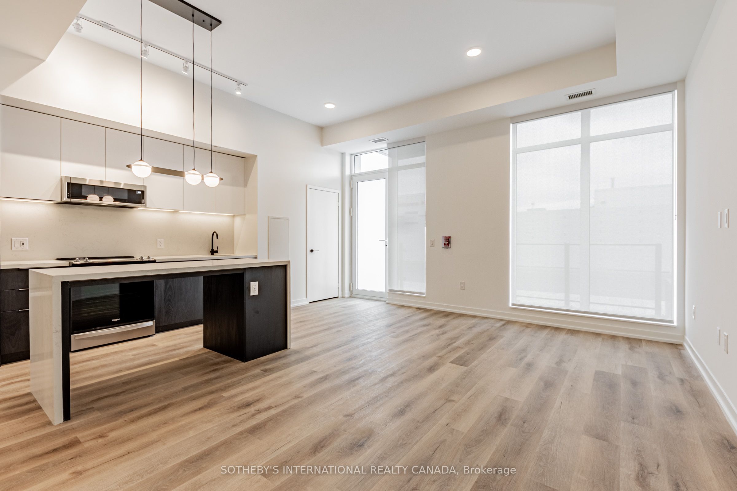 Unit 104 - 5 York Garden Way, North York 2