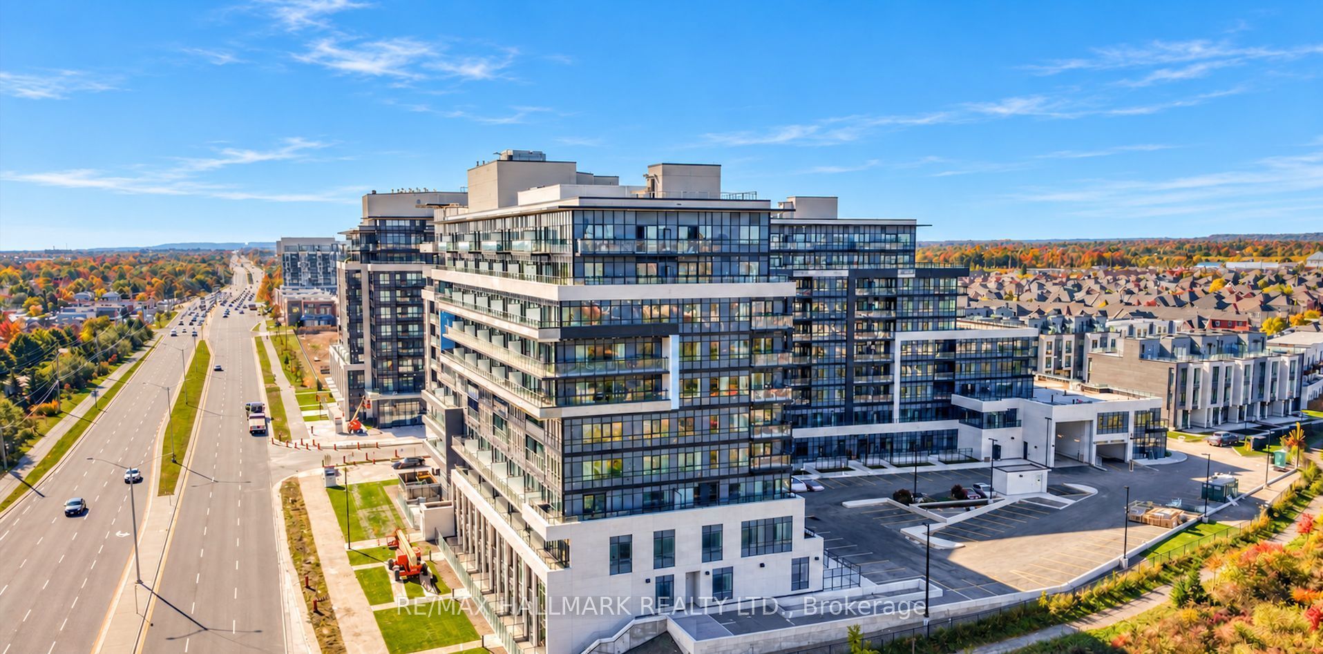 Unit 330 - 395 Dundas Street W, Oakville 2