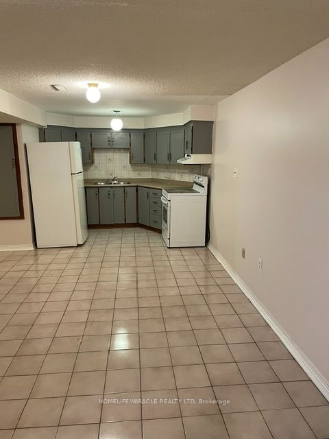 5547 River Grove Avenue, Mississauga 3