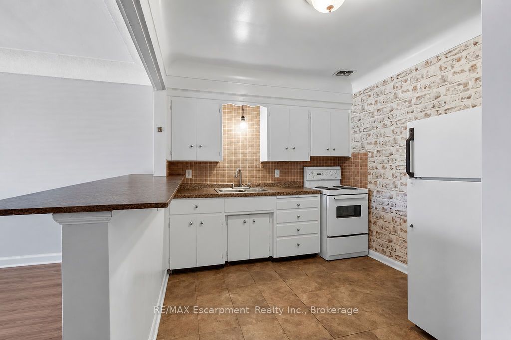 Unit 303 - 830 Robinson Street, Burlington 5