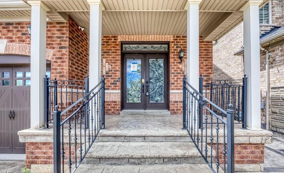 26 Maybeck Drive, Brampton 2