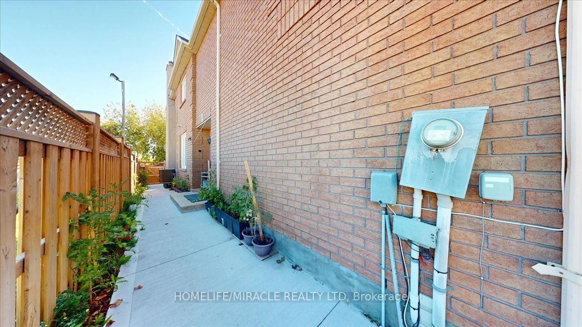 Unit Bsmnt - 5026 Moulin Rouge Crescent, Mississauga 3