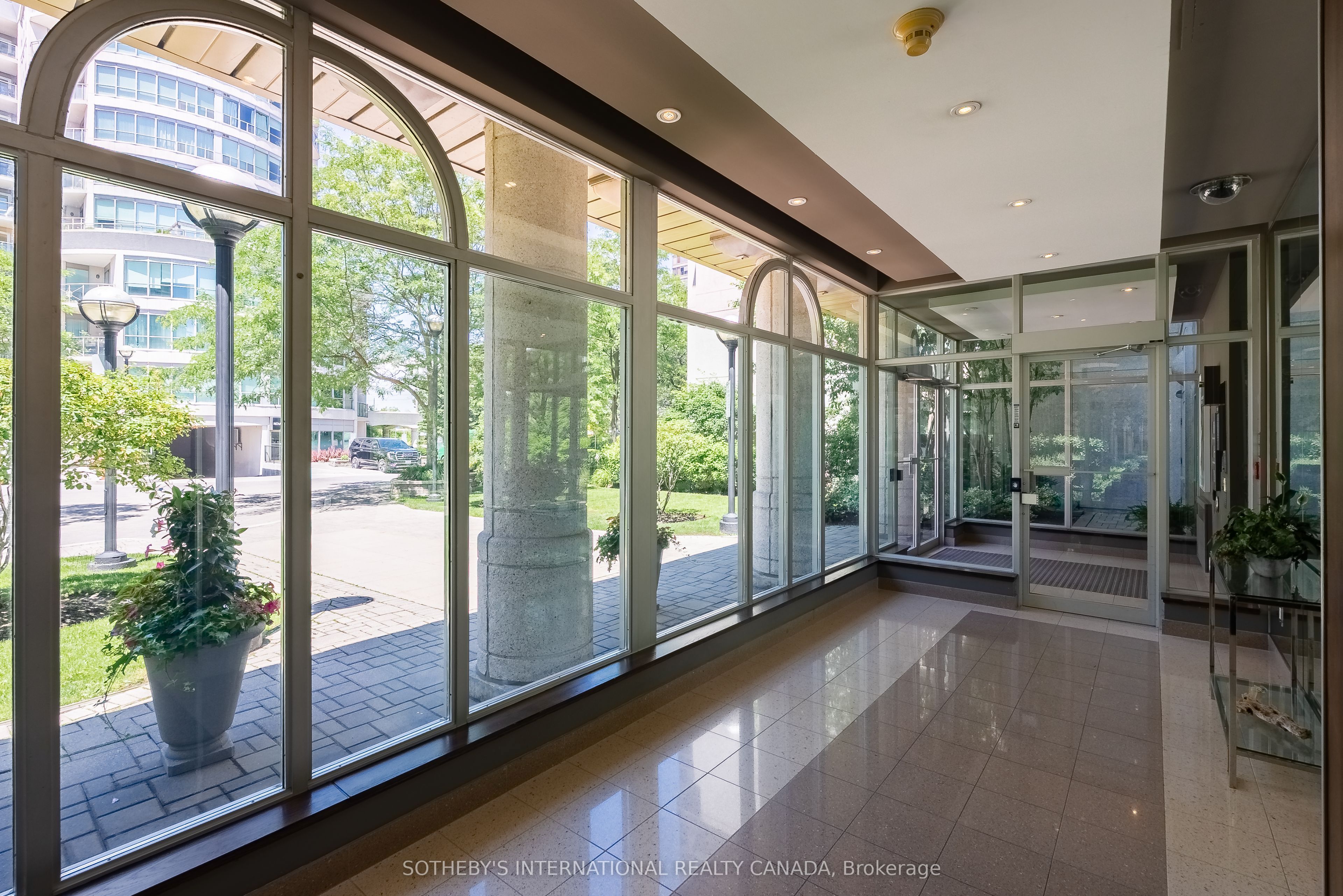 Unit 302 - 80 Palace Pier Court, Etobicoke 2