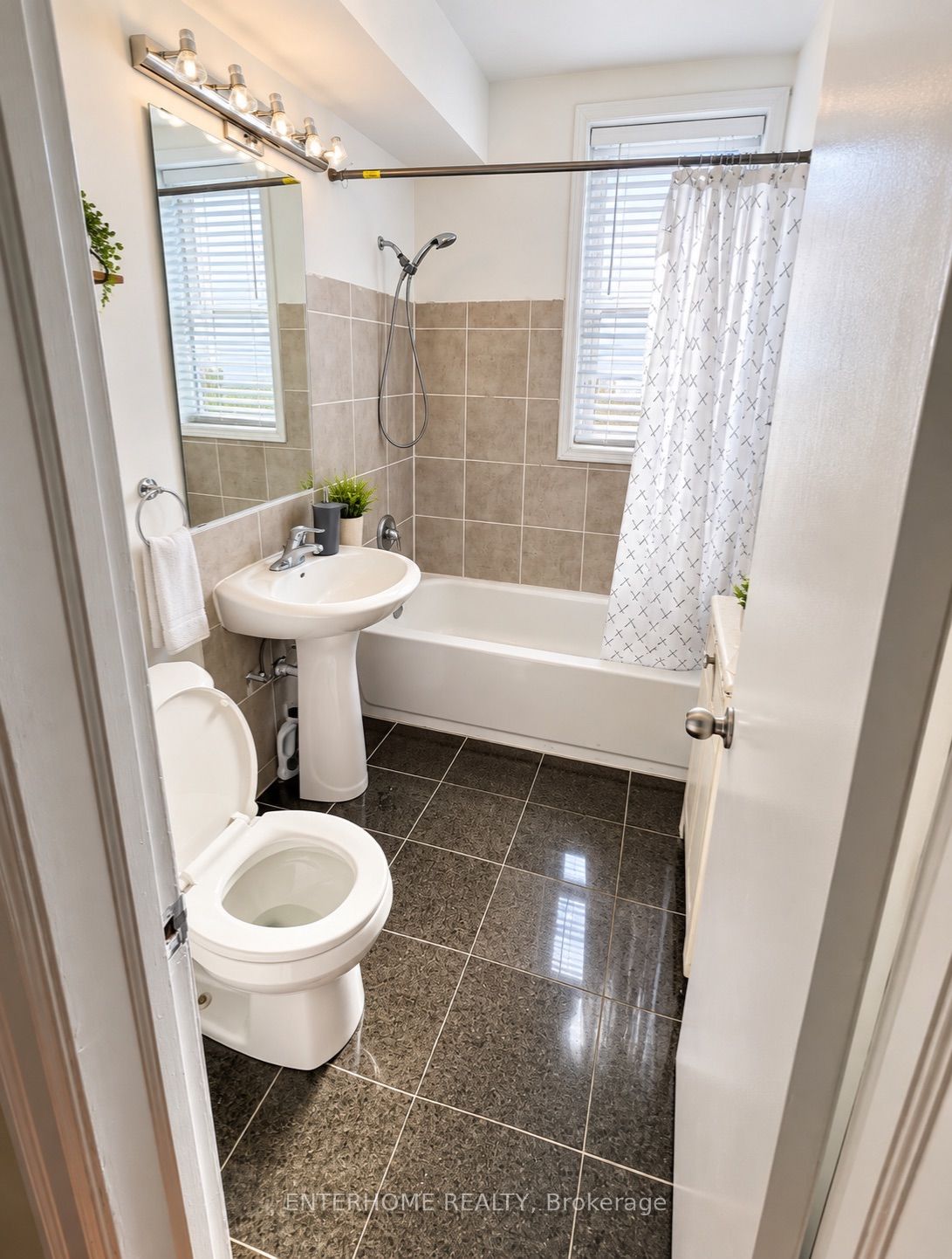 Unit 3 - 51 queen Street, Brampton 3