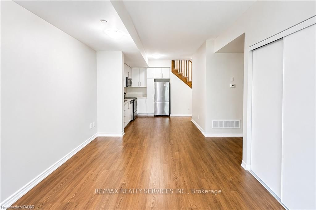 Unit 4 - 2205 Lillykin Street, Oakville 5