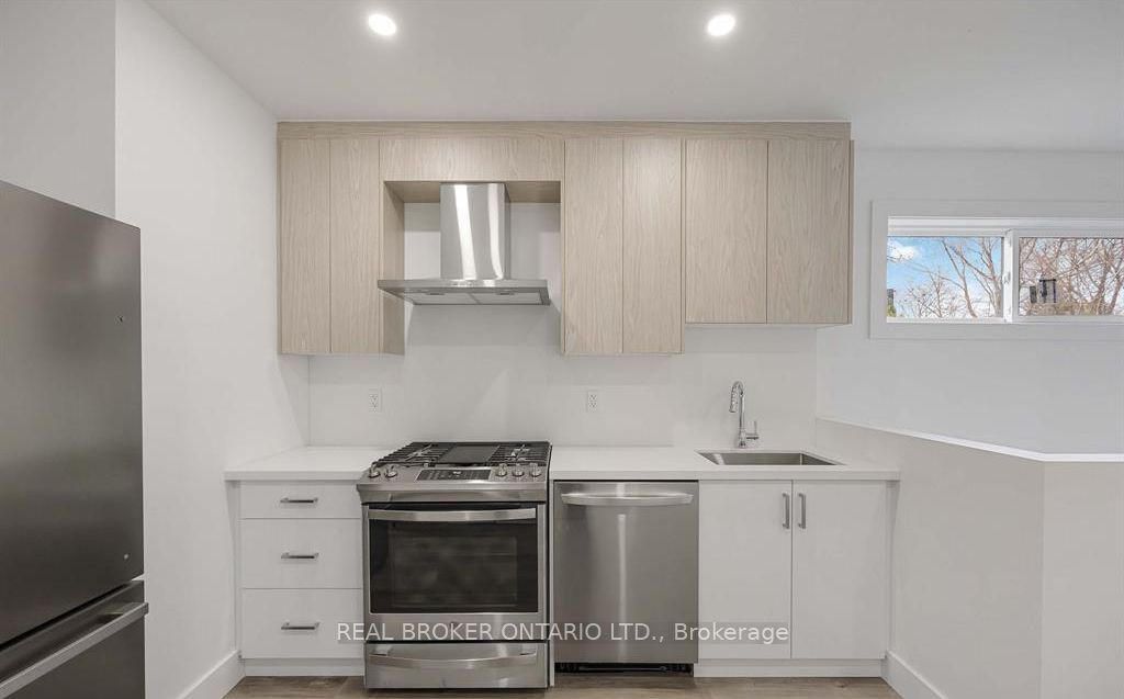 Unit 5 - 14 Hatfield Crescent, Etobicoke 2