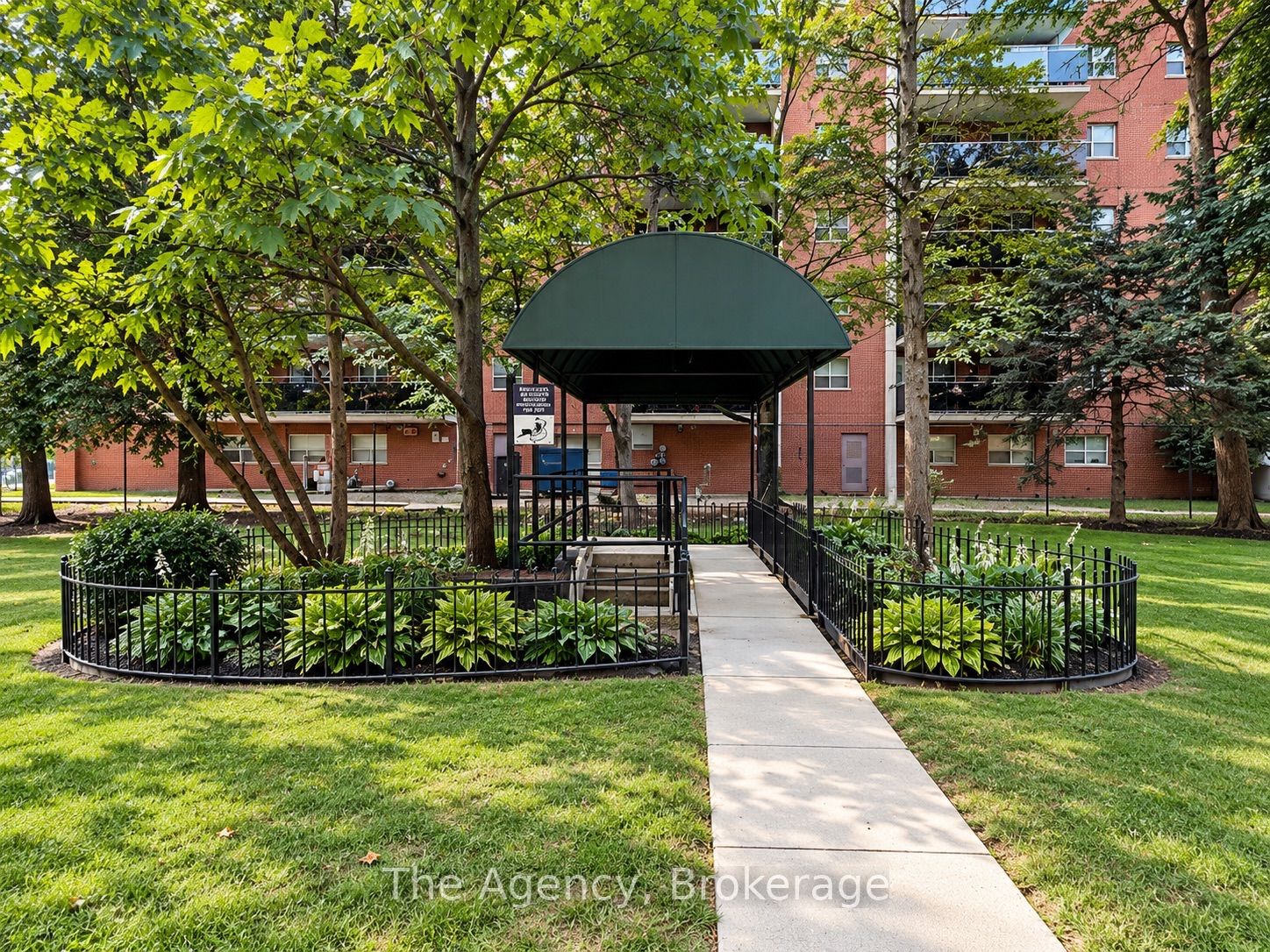 Unit 701 - 45 Paisley Boulevard W, Mississauga 5