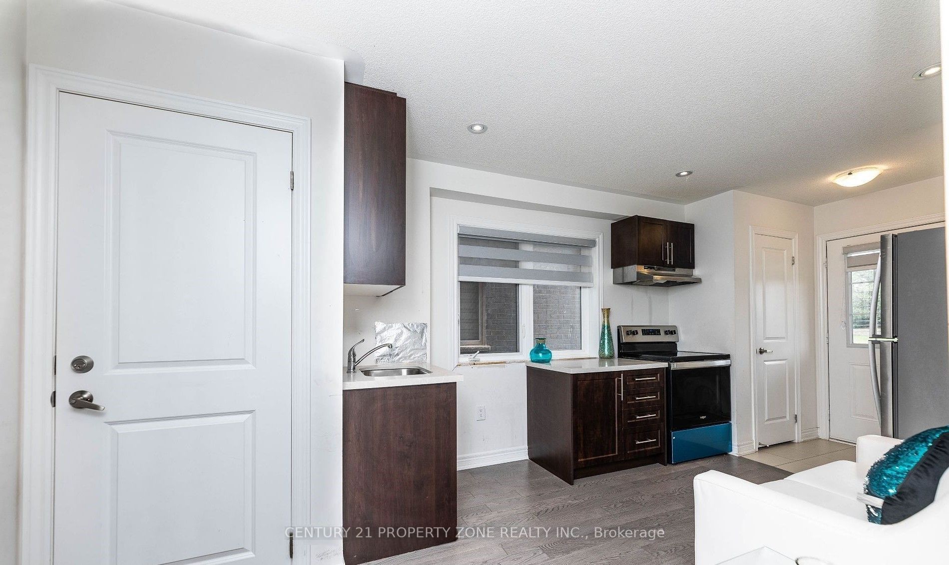 39 Hashmi Place, Brampton 4