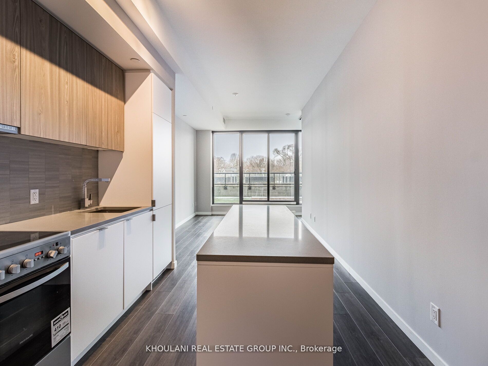 Unit 204 - 7 Smith Crescent, Etobicoke 3