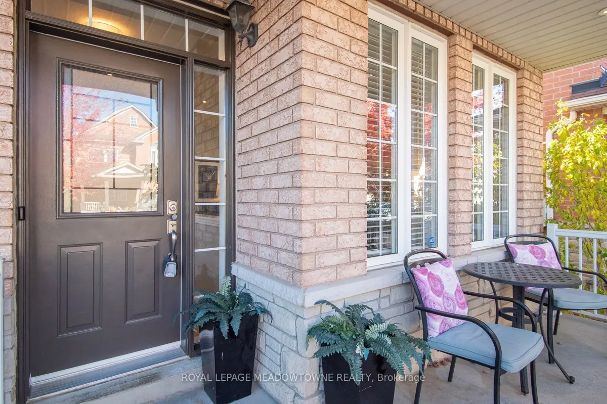 404 Black Drive, Milton, Ontario L9T6R8 For Sale | HouseSigma